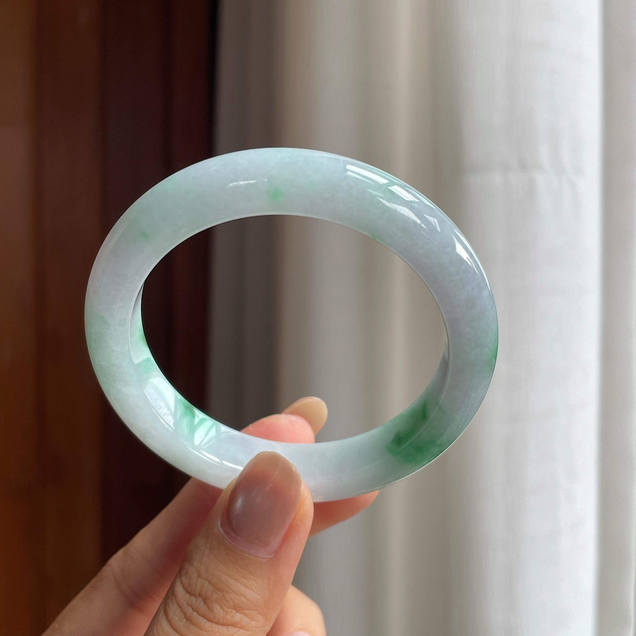糯冰飘绿花翡翠平安镯(52.8mm)（yc423153）