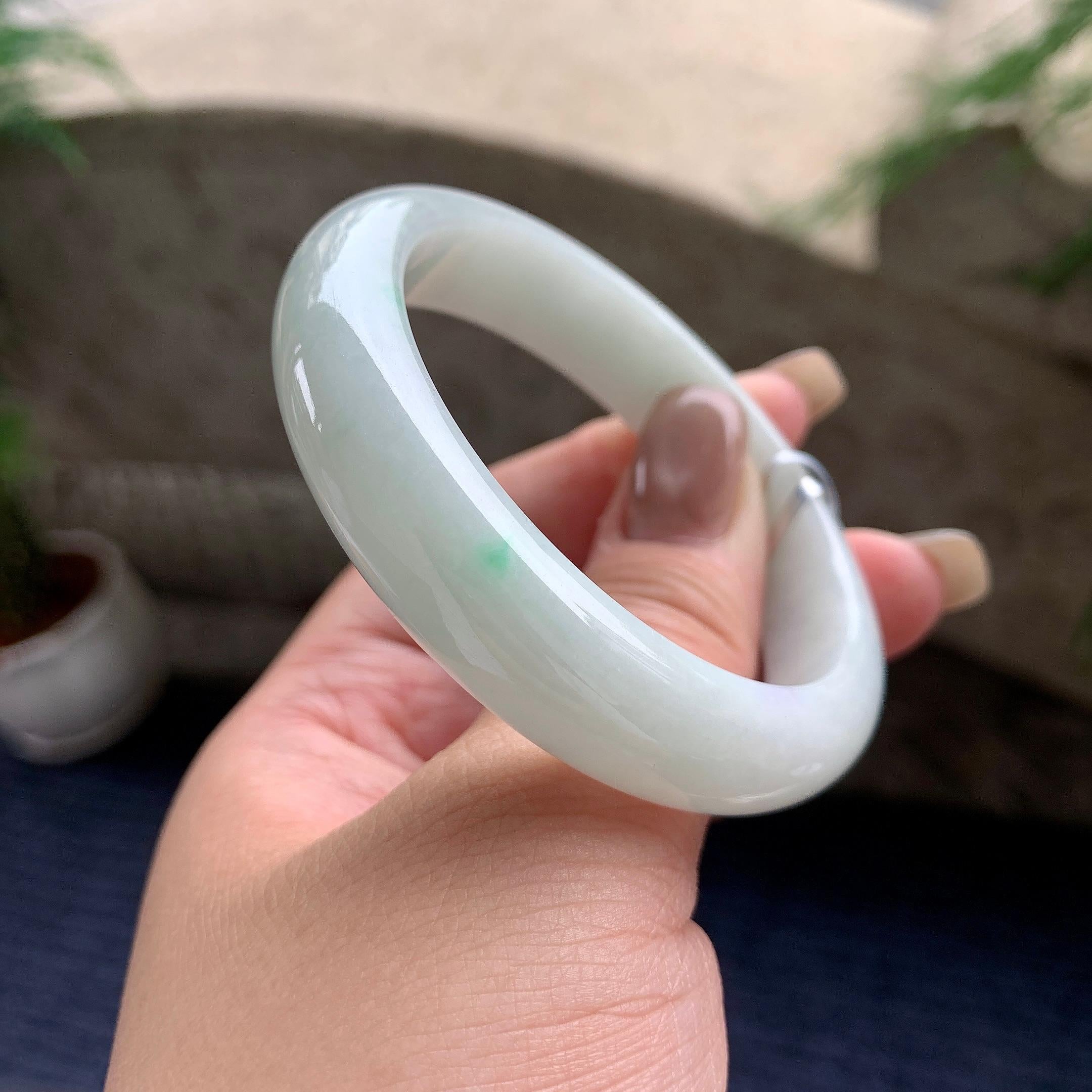 细糯种飘绿花正圈平安镯  53.2圈口  天然缅甸A货翡翠（yc441162）