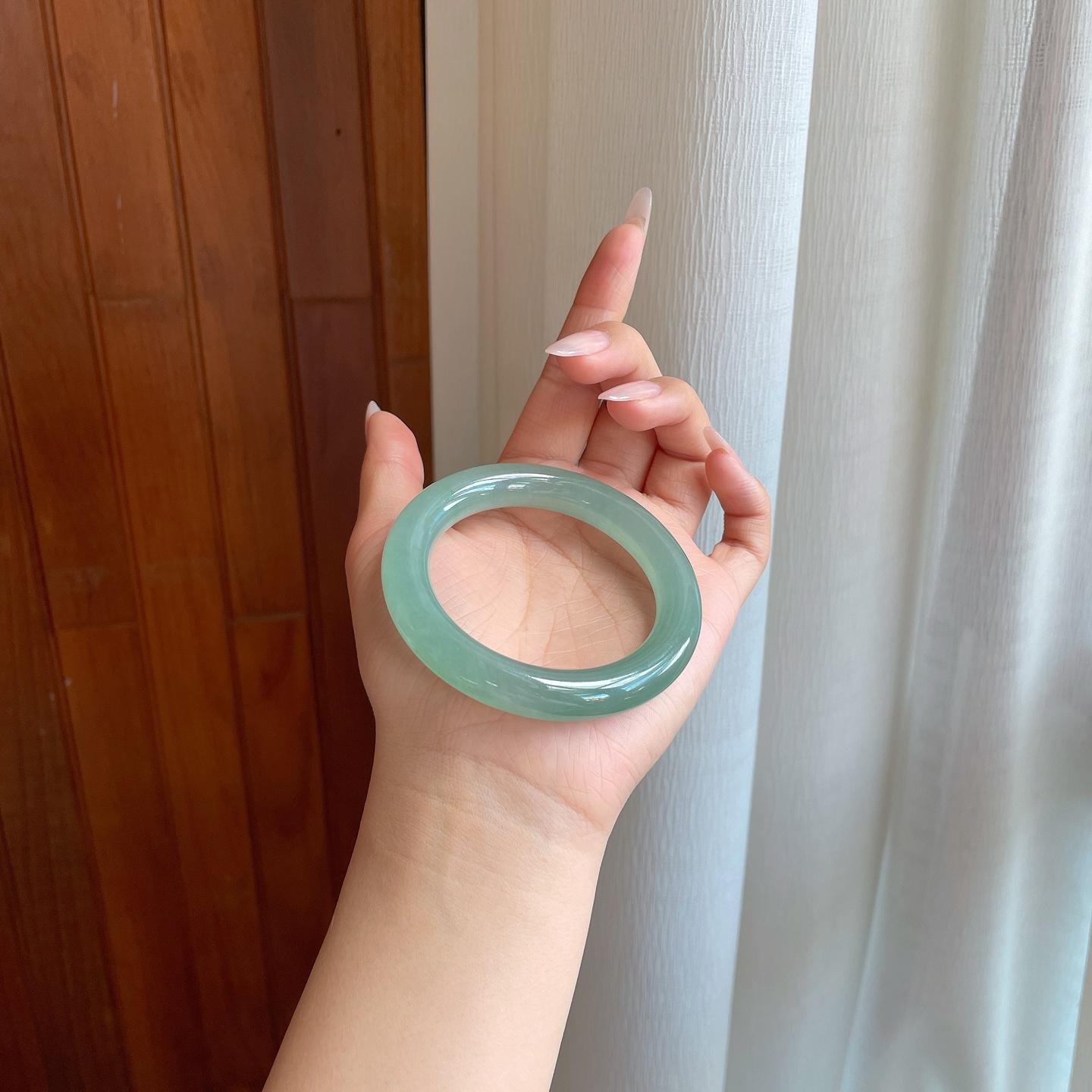 糯冰湖水绿翡翠圆条手镯（53.3mm）（yc272892）
