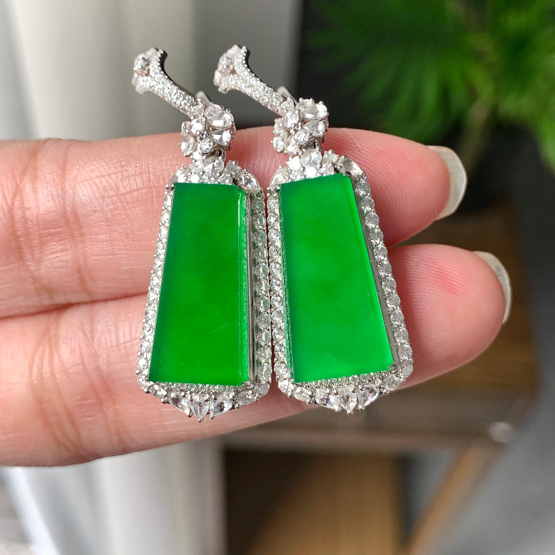 18K金钻镶糯冰种满绿无事牌耳坠（yc255598）