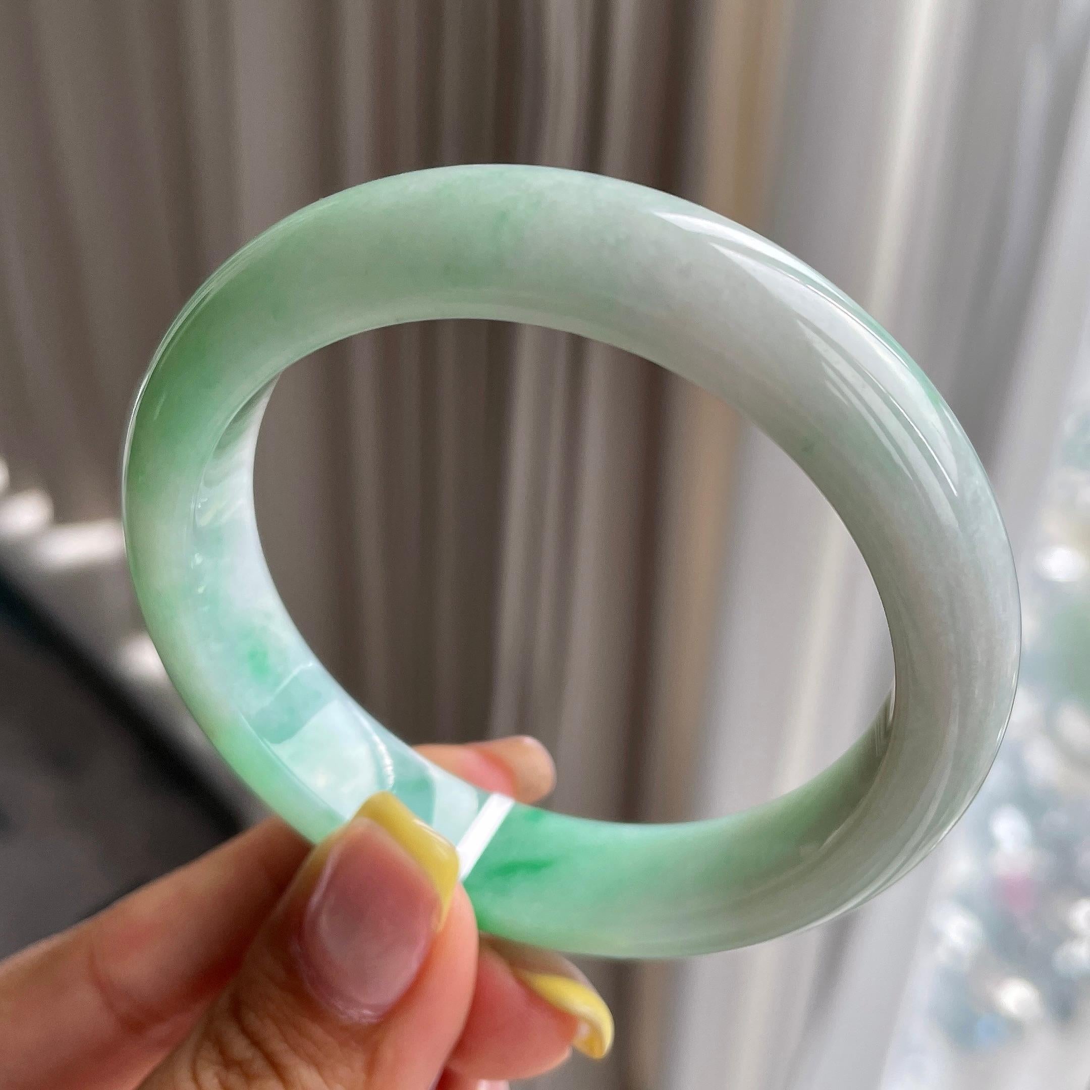 细糯种飘绿花正圈平安镯56.7圈      天然缅甸A货翡翠（yc371534）