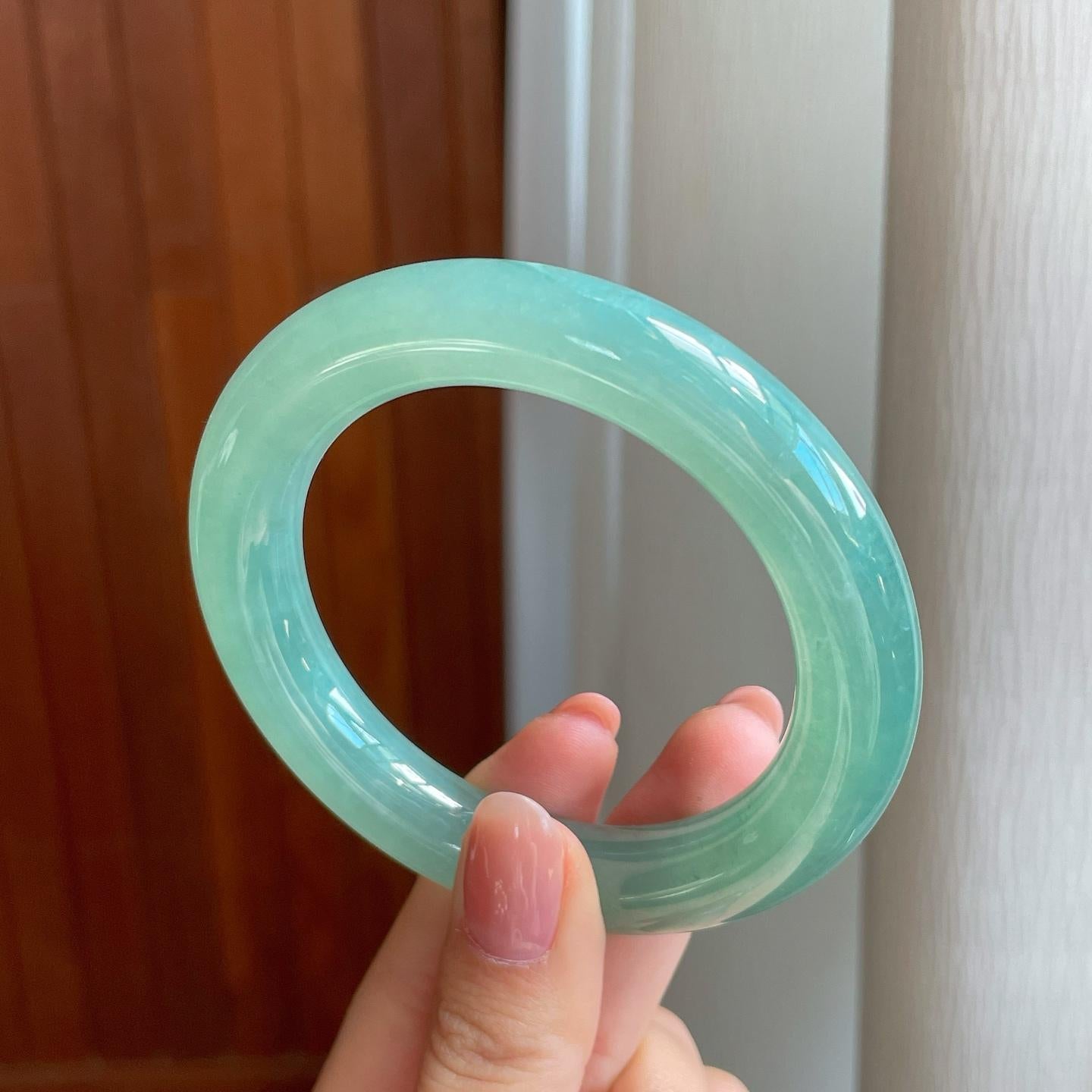 冰种晴底翡翠圆条手镯（55.6mm)（yc323867）