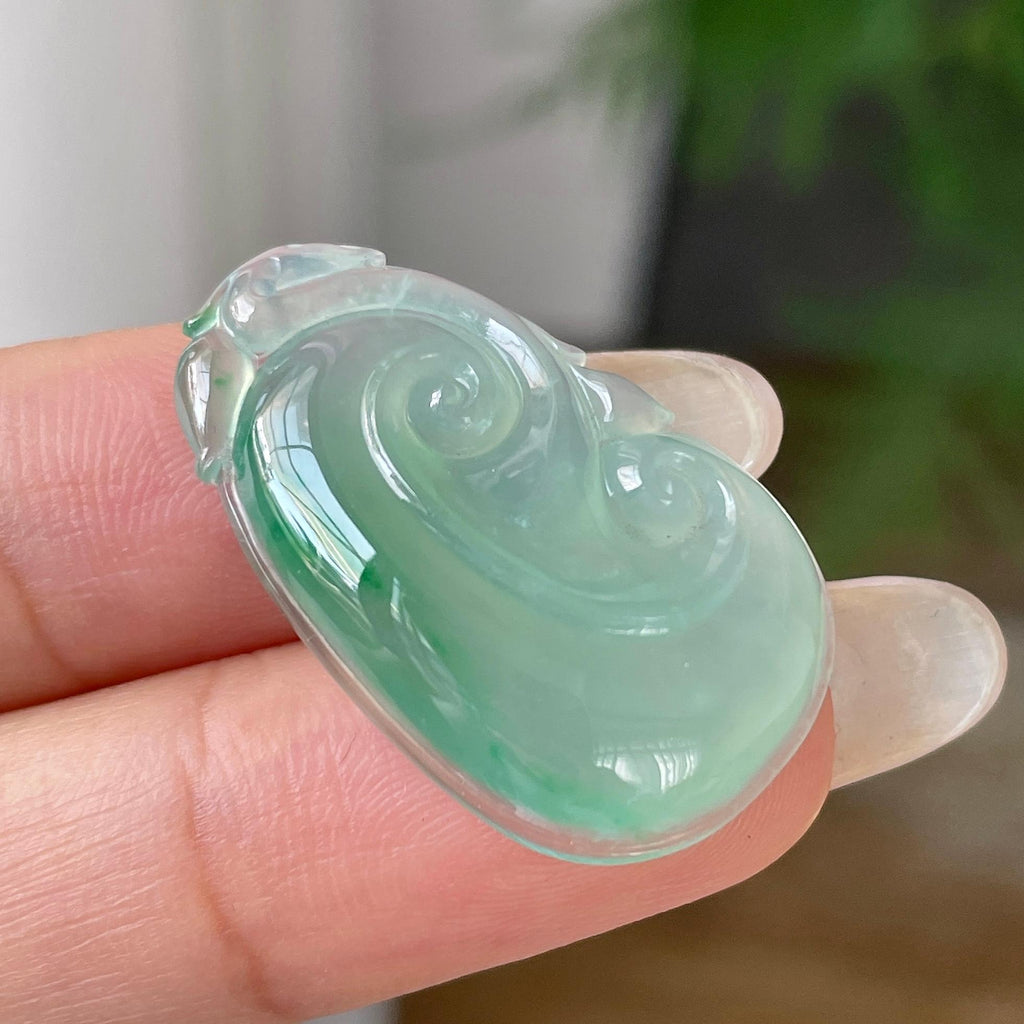糯冰种晴水飘绿花如意吊坠    天然缅甸A货翡翠（yc356834）