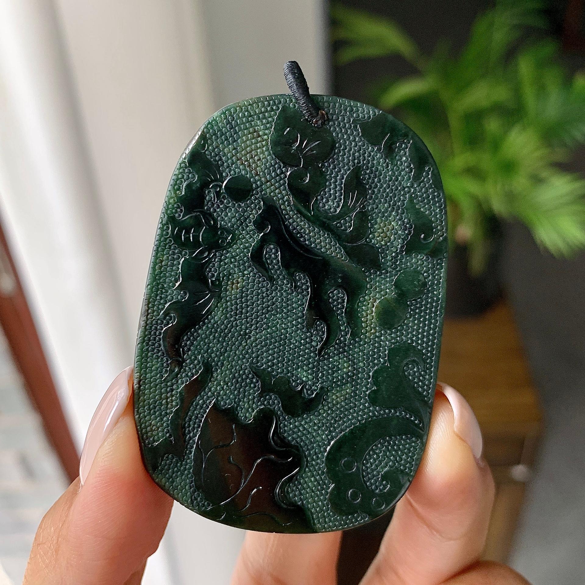 细糯种墨翠龙牌挂件（yc215127）