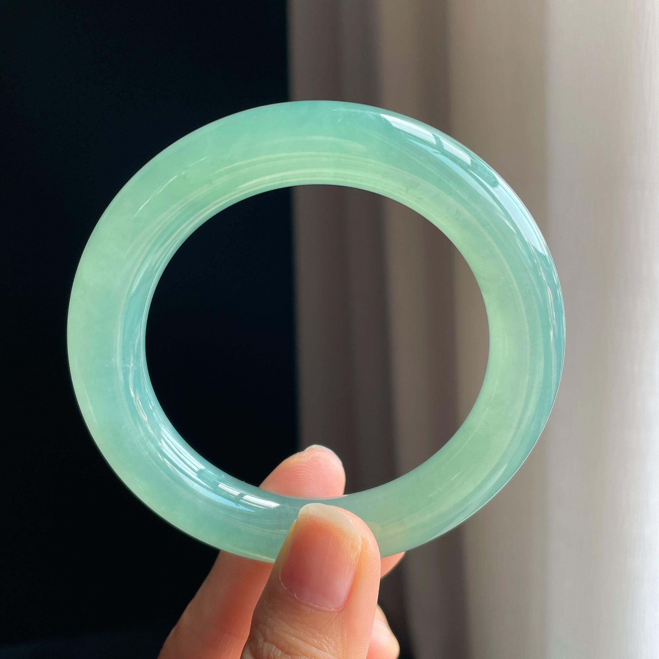 冰种蓝晴底翡翠圆条手镯（55.8mm)（yc348918）