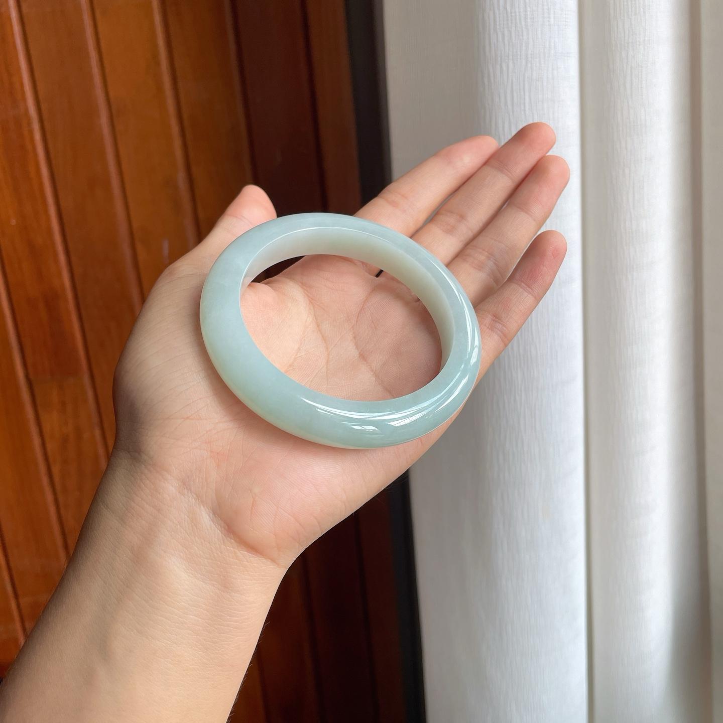 细糯冰淡底色翡翠平安镯（60mm）（yc221945）