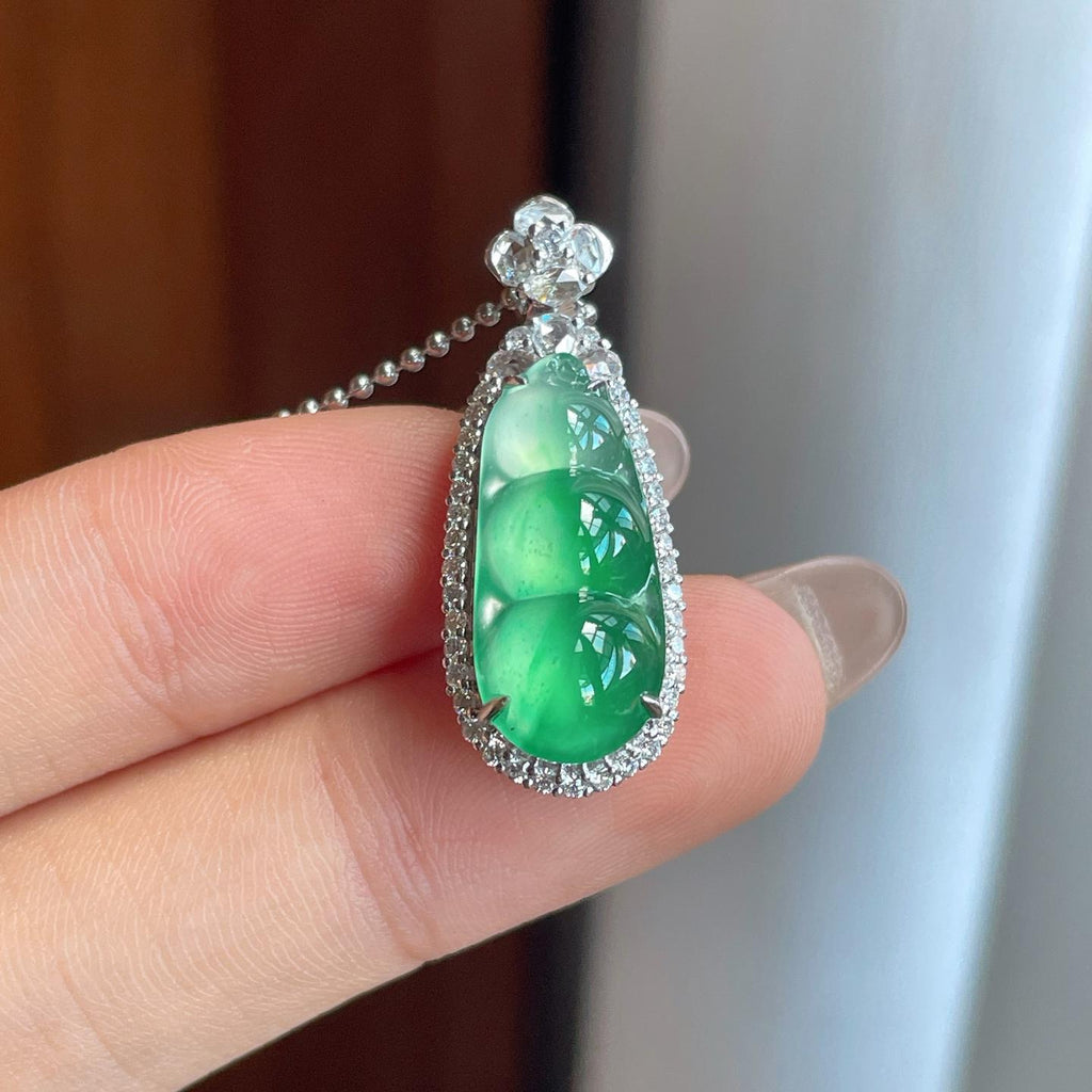 18k金镶冰种带色翡翠豆子（yc241858）