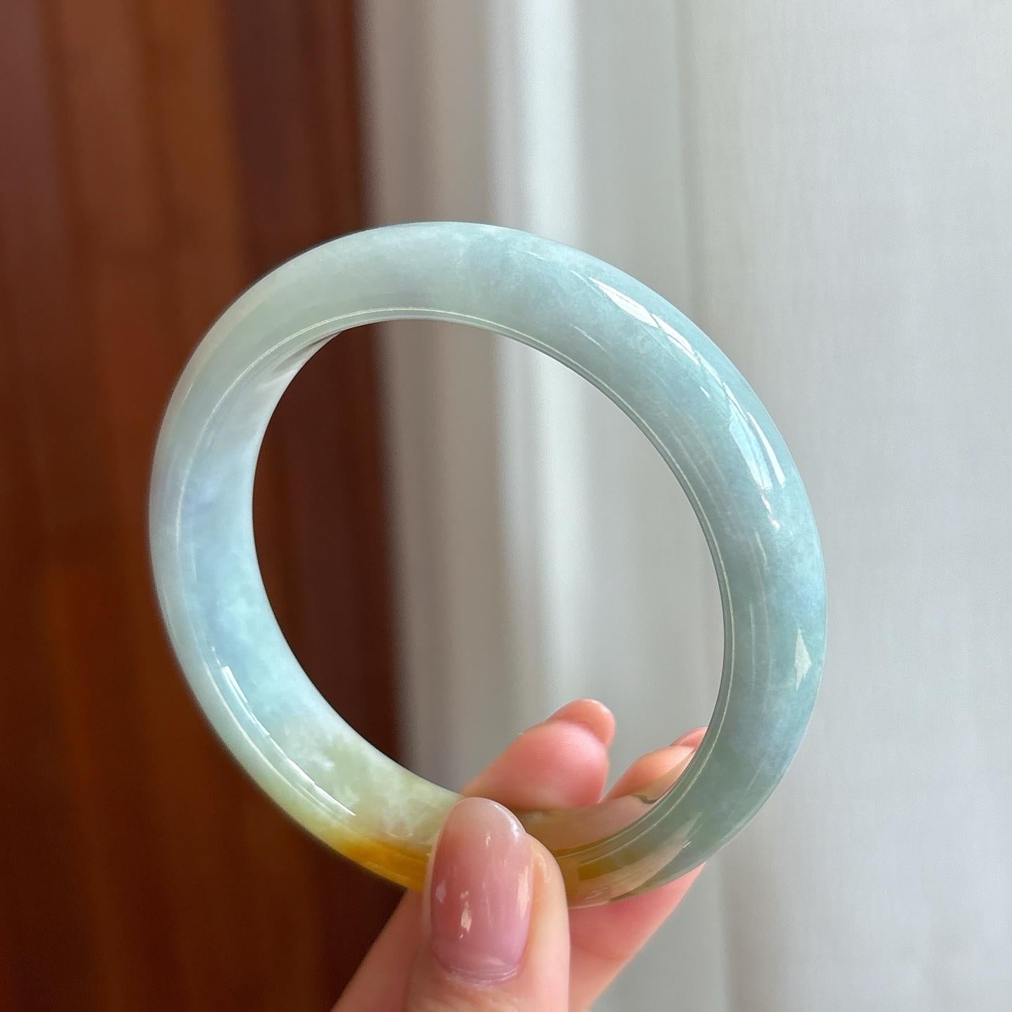 糯冰带黄翡翡翠平安镯（58.5mm）（yc329525）