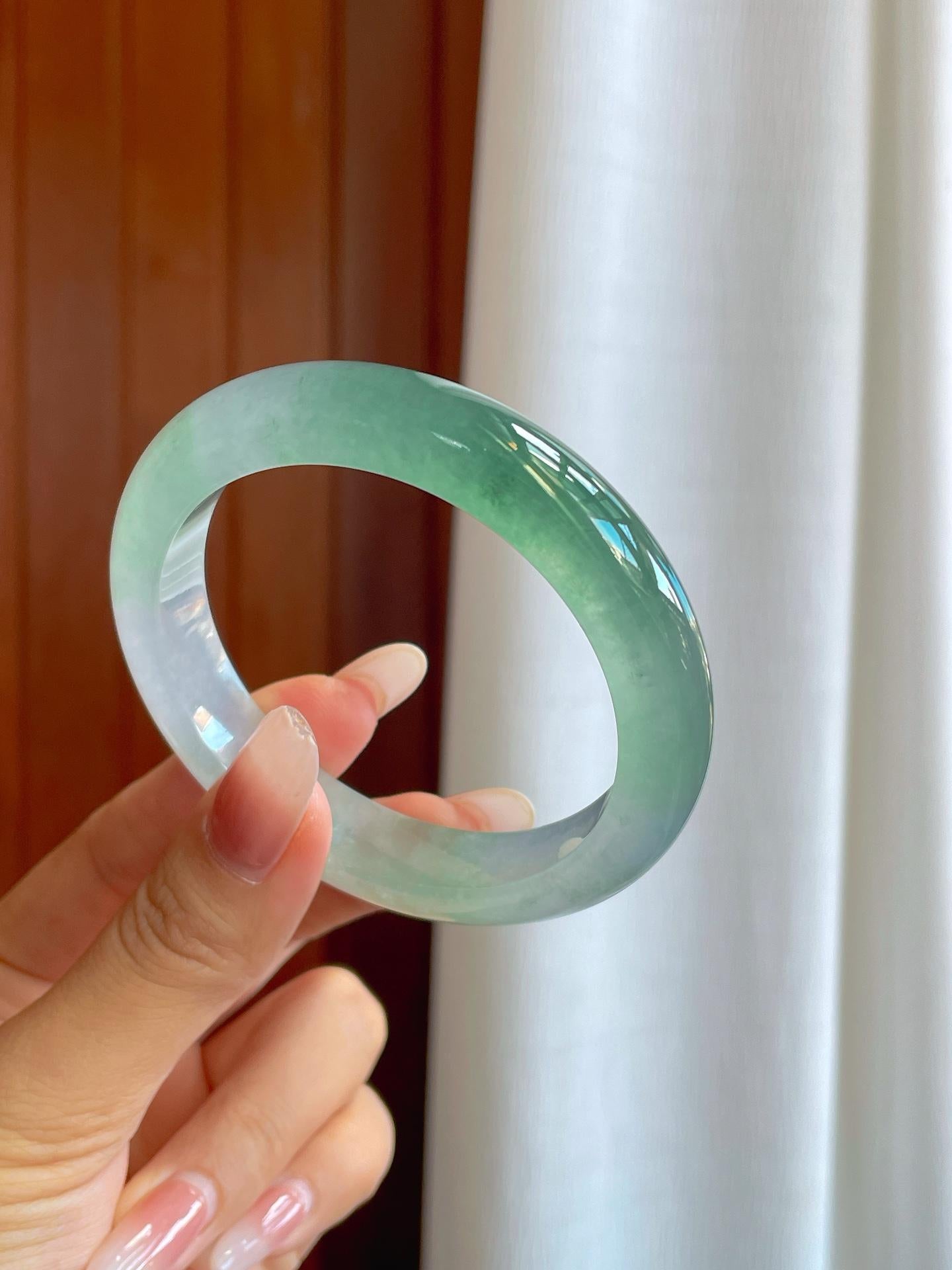 冰种湖水绿翡翠平安镯（58.5mm）（yc268250）