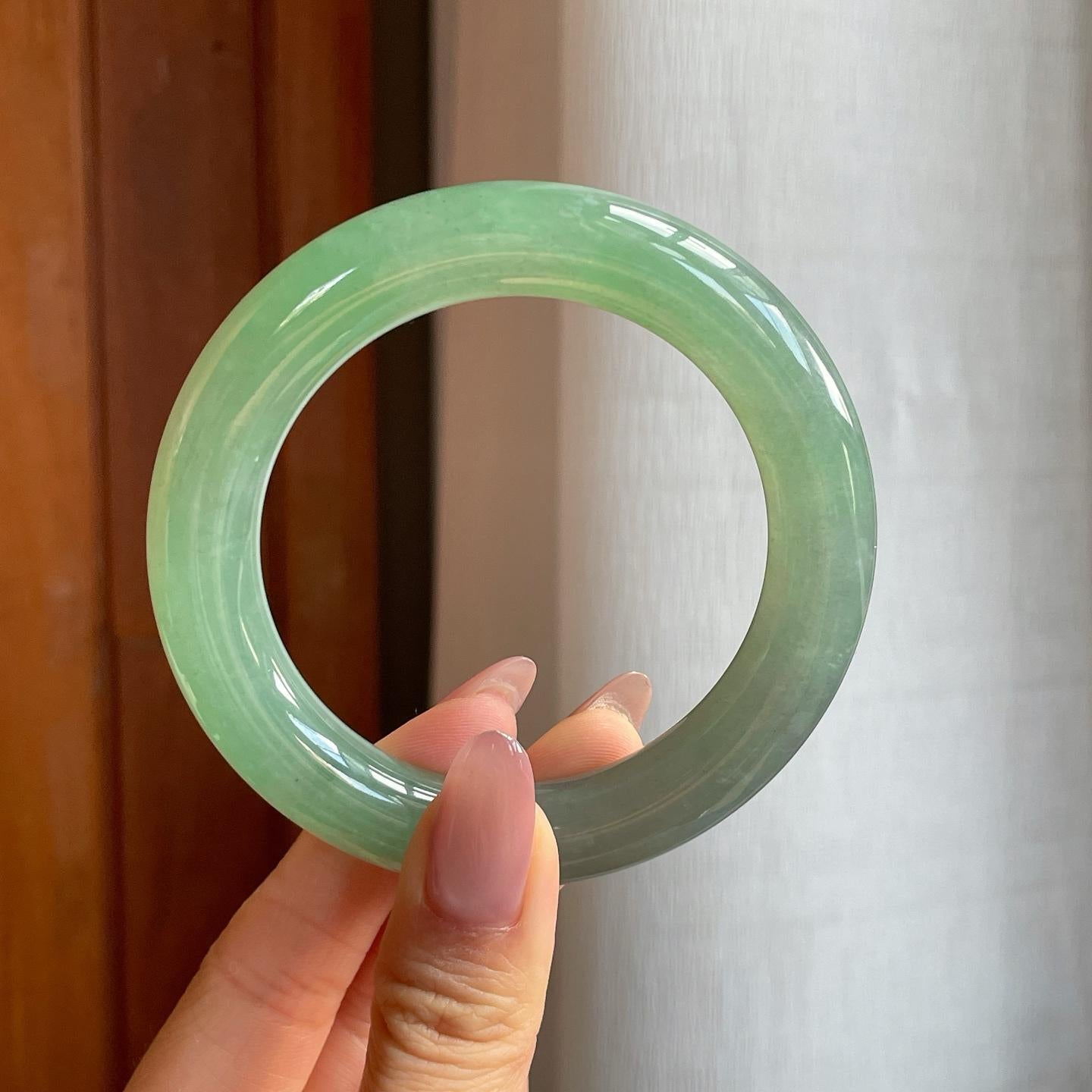 糯冰湖水绿翡翠圆条手镯（55.8mm）（yc284557）