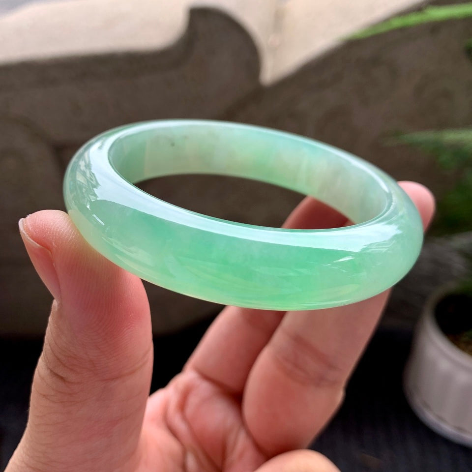 糯冰种绿晴水翡翠平安镯（53.2mm）（TF06240009）