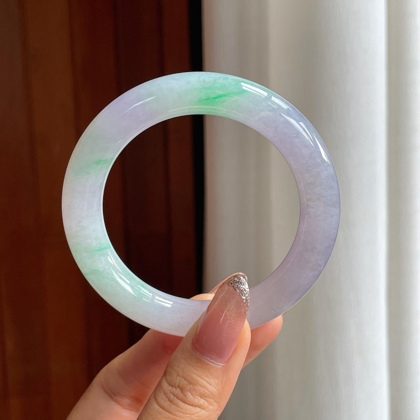 糯冰春底带色翡翠圆条手镯（55.5mm）（yc361745）