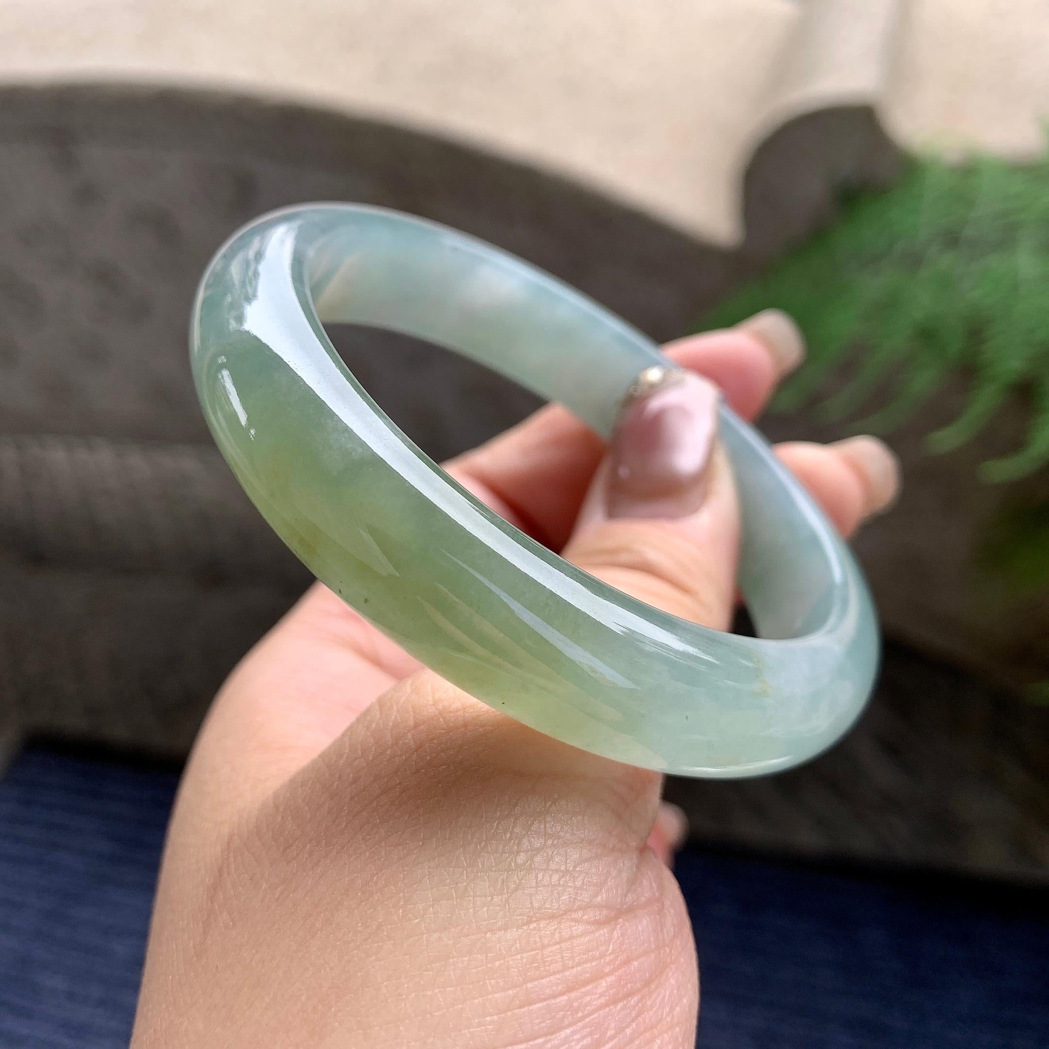 糯冰种晴底黄翡平安镯（57.7mm）（yc297955）