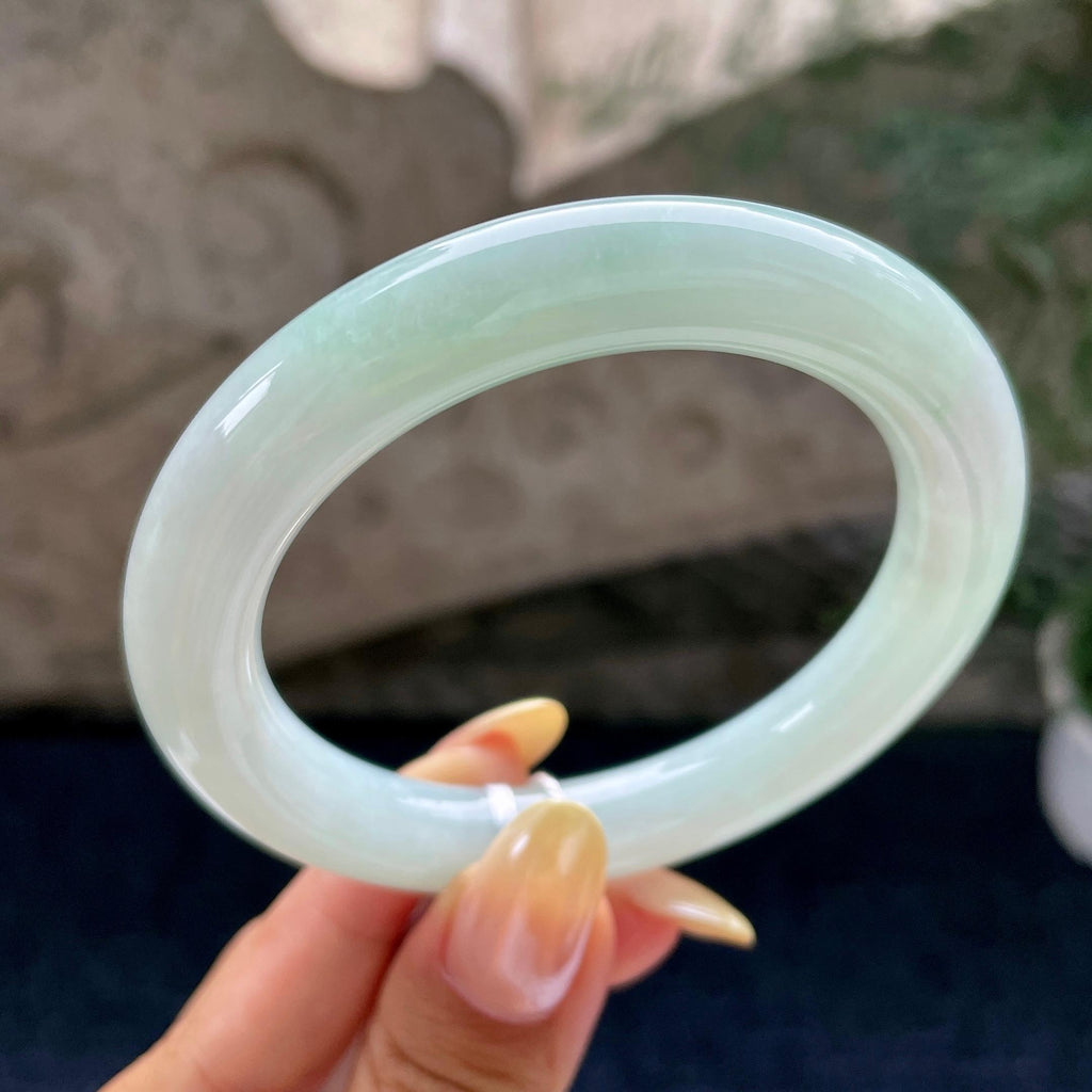 细糯种淡晴底圆条手镯56.2圈 天然缅甸A货翡翠（yc461743）