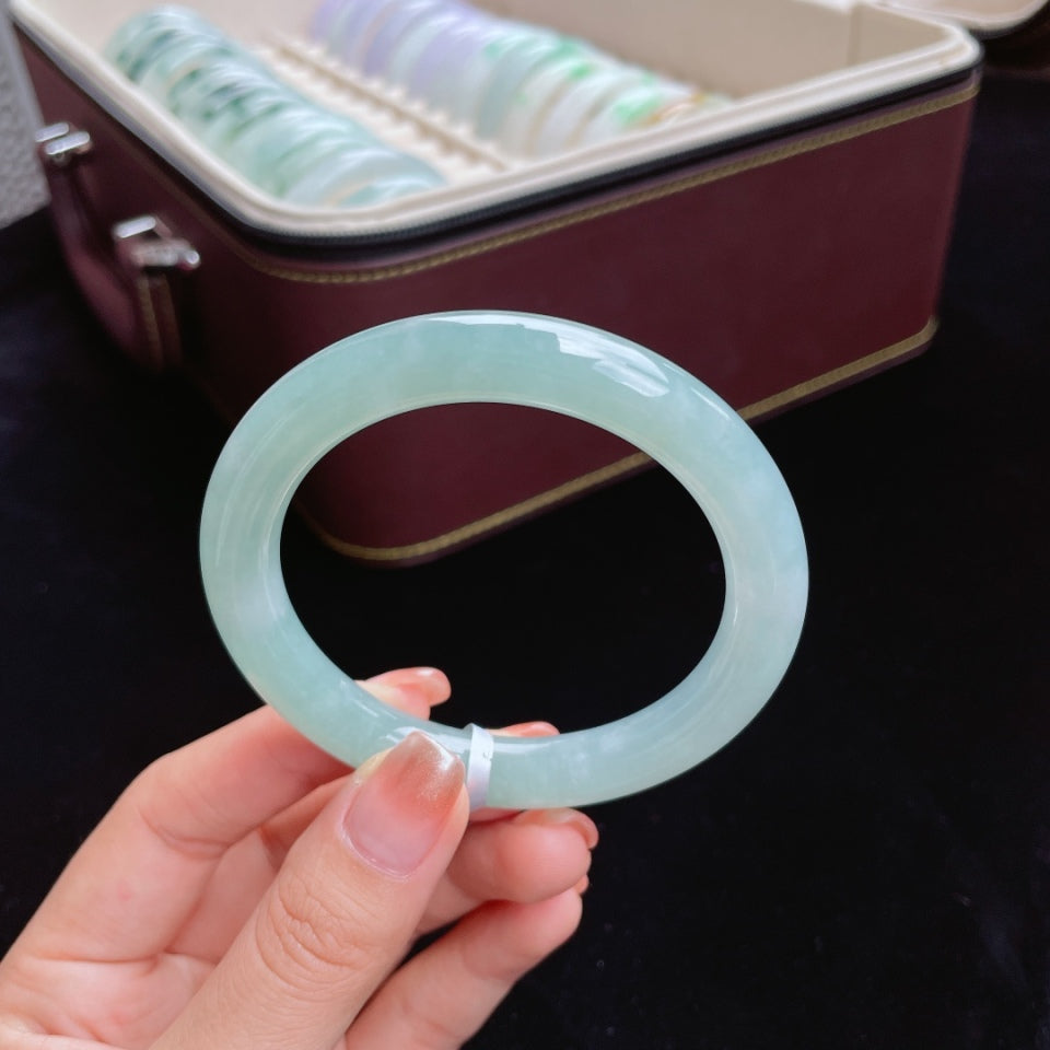 糯冰湖水蓝圆条翡翠手镯（56mm）（yc017381）