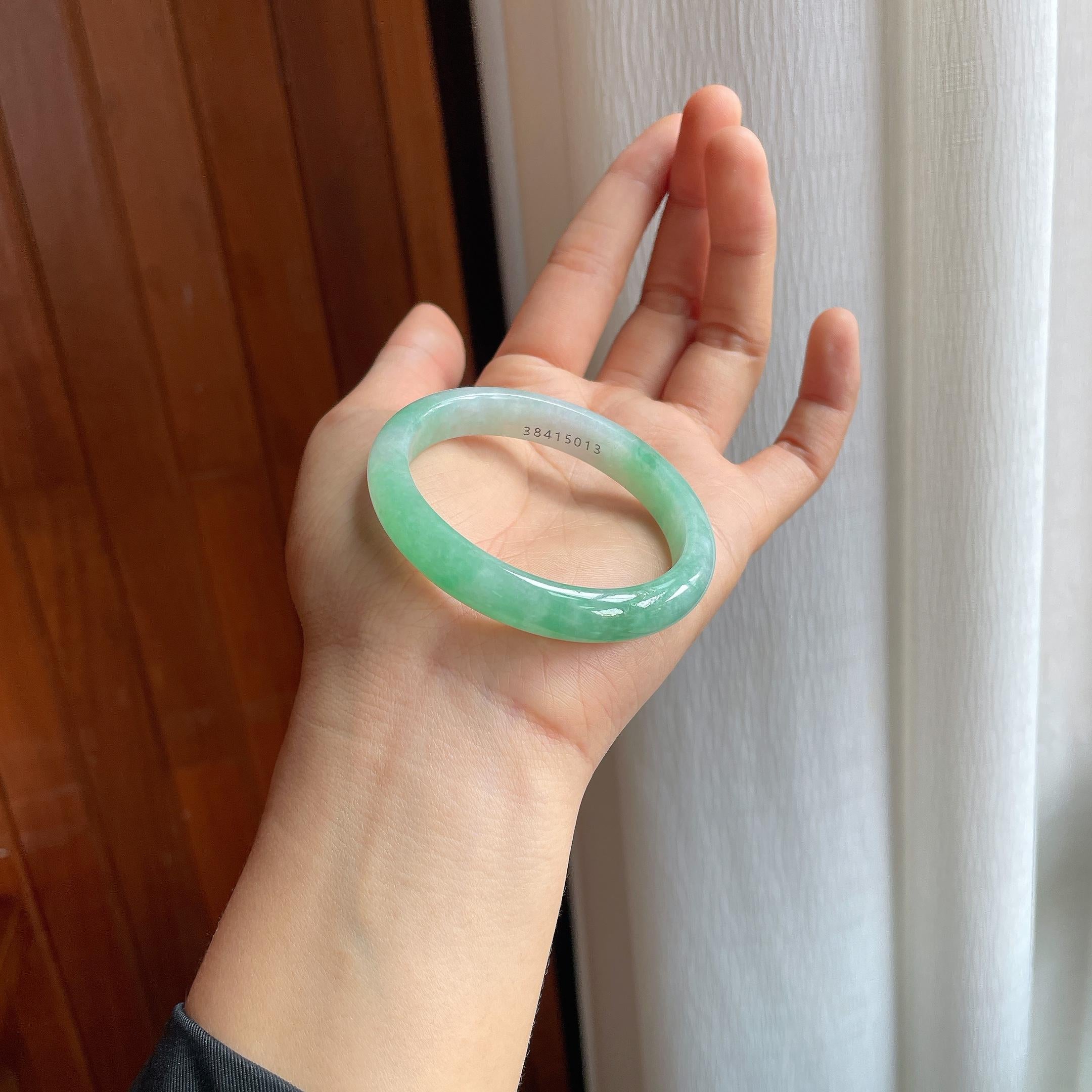 糯冰果绿翡翠贵妃镯（53.5mm）（yc345458）