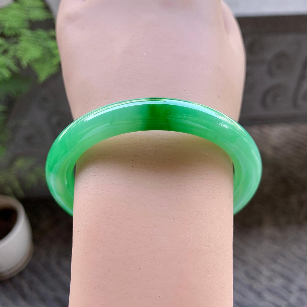 细糯种飘阳绿圆条手镯（54mm）