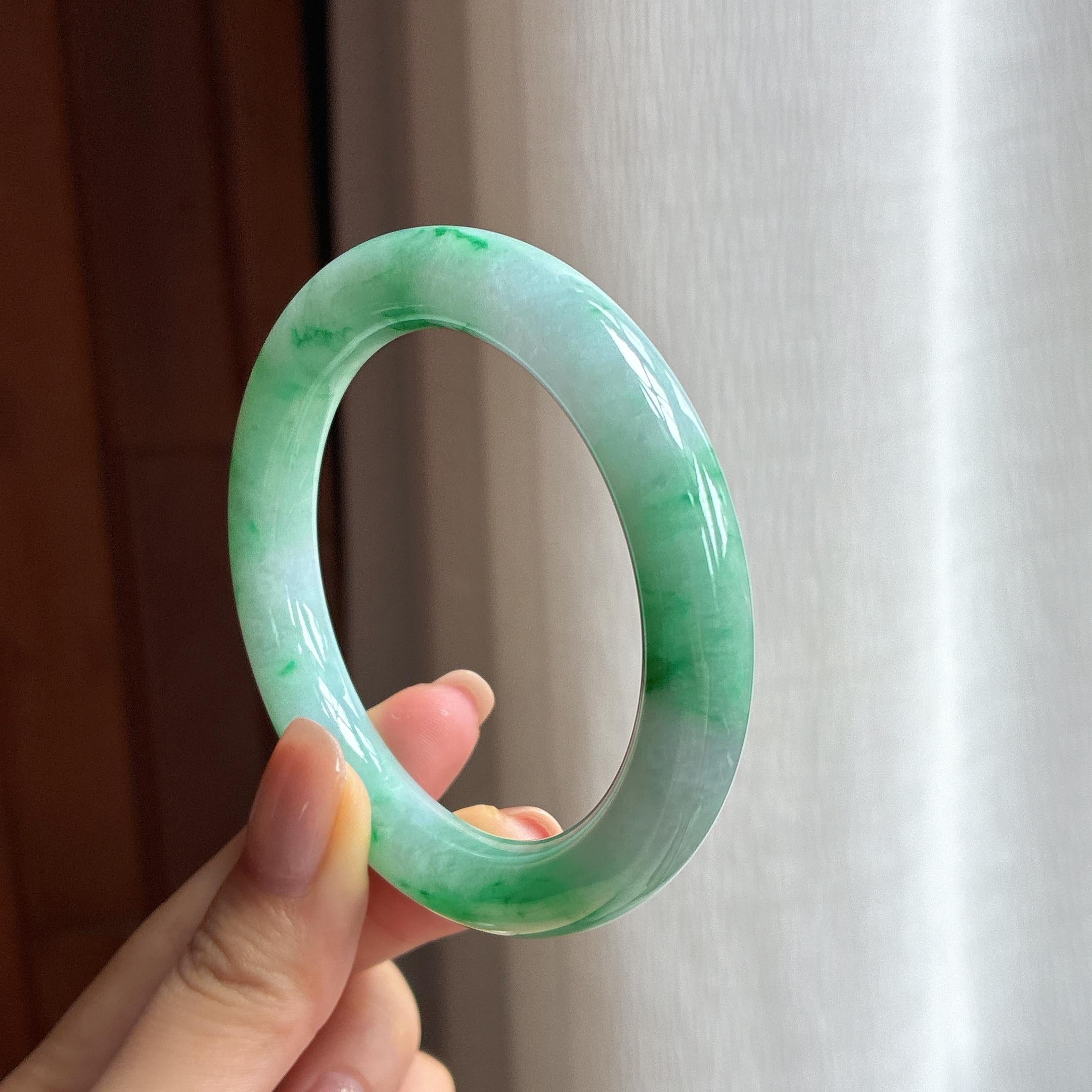 糯冰带色翡翠圆条手镯 54圈（yc429050）