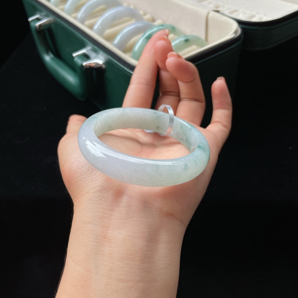 糯冰飘花正圈 翡翠手镯（53.5mm）（yc018721）