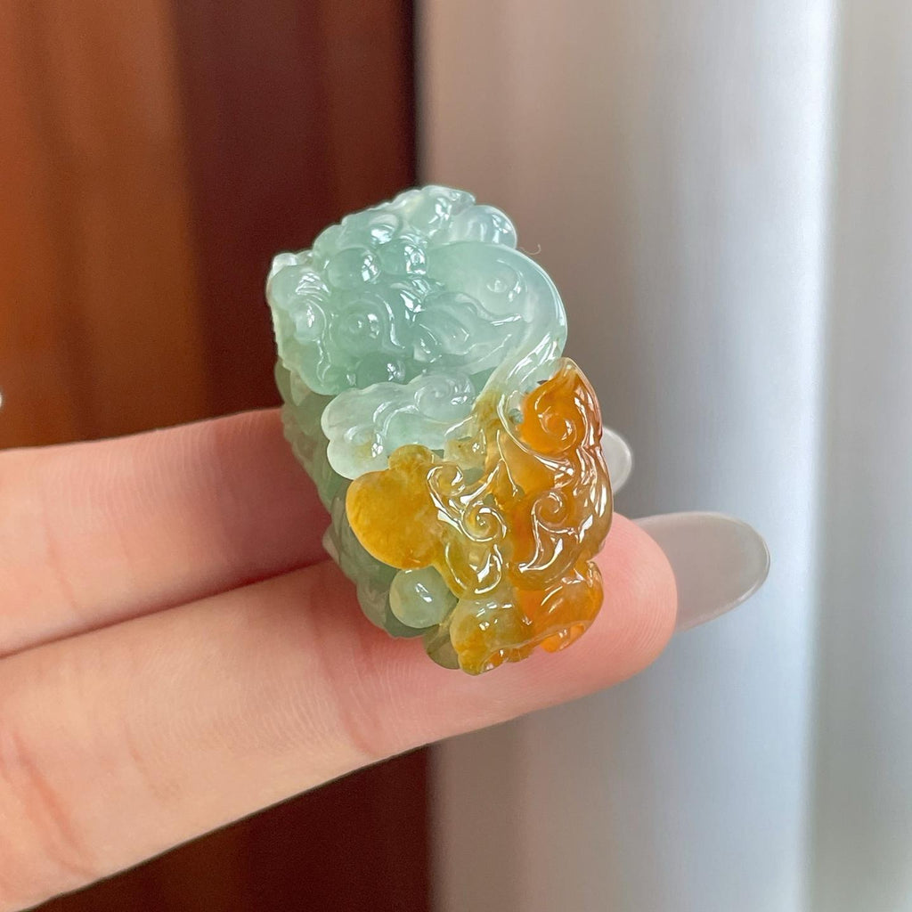 糯冰晴底带黄翡翡翠貔貅（yc269023）