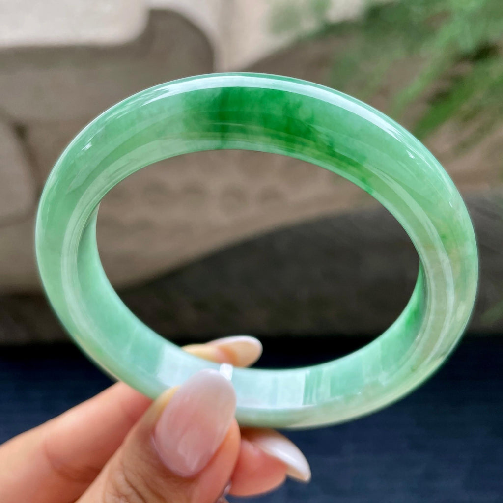 细糯种晴底飘绿花正圈平安镯    57圈    天然缅甸A货翡翠（yc410271）