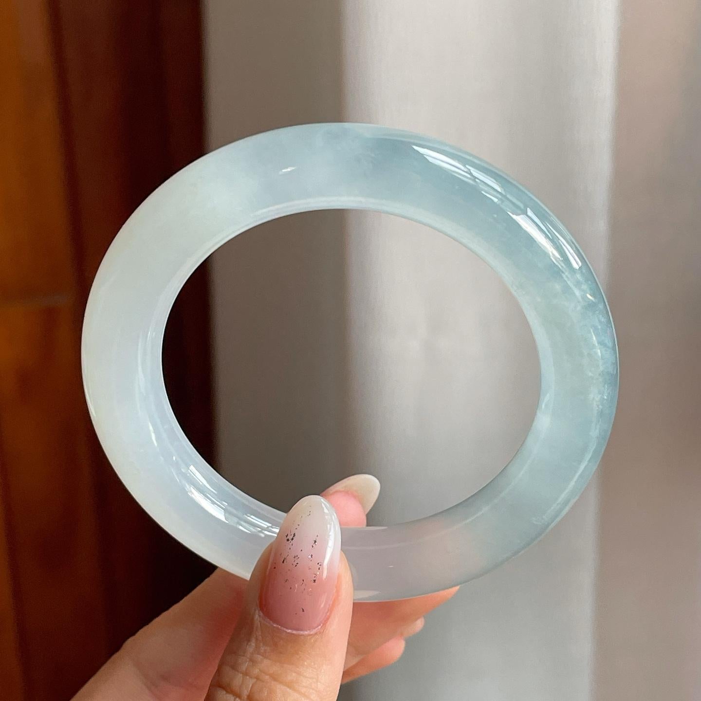 高冰种带底色翡翠圆条手镯（53mm）（yc204365）