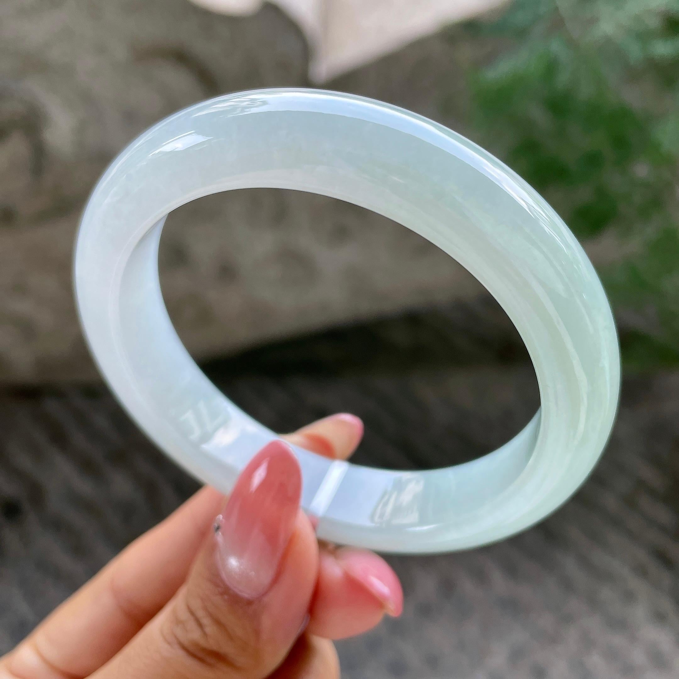 细糯种带底色正圈平安镯57.1圈       天然缅甸A货翡翠（yc431585）