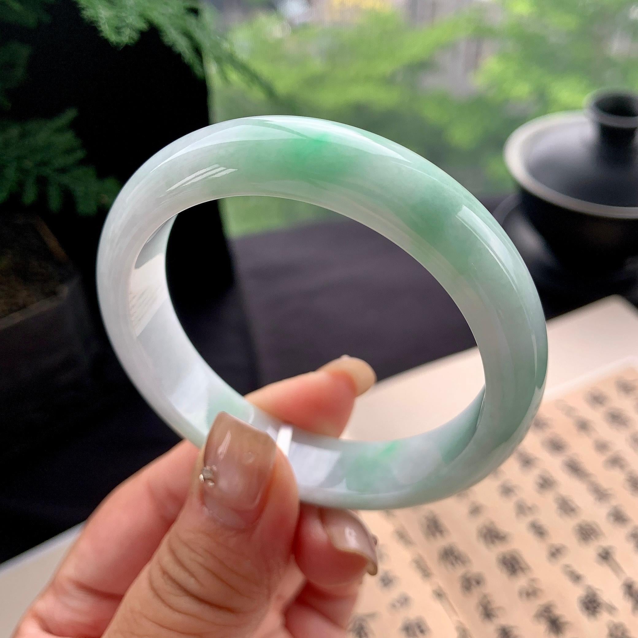 细糯种淡晴底飘绿正圈平安镯 54圈口 天然缅甸A货翡翠（yc473063）