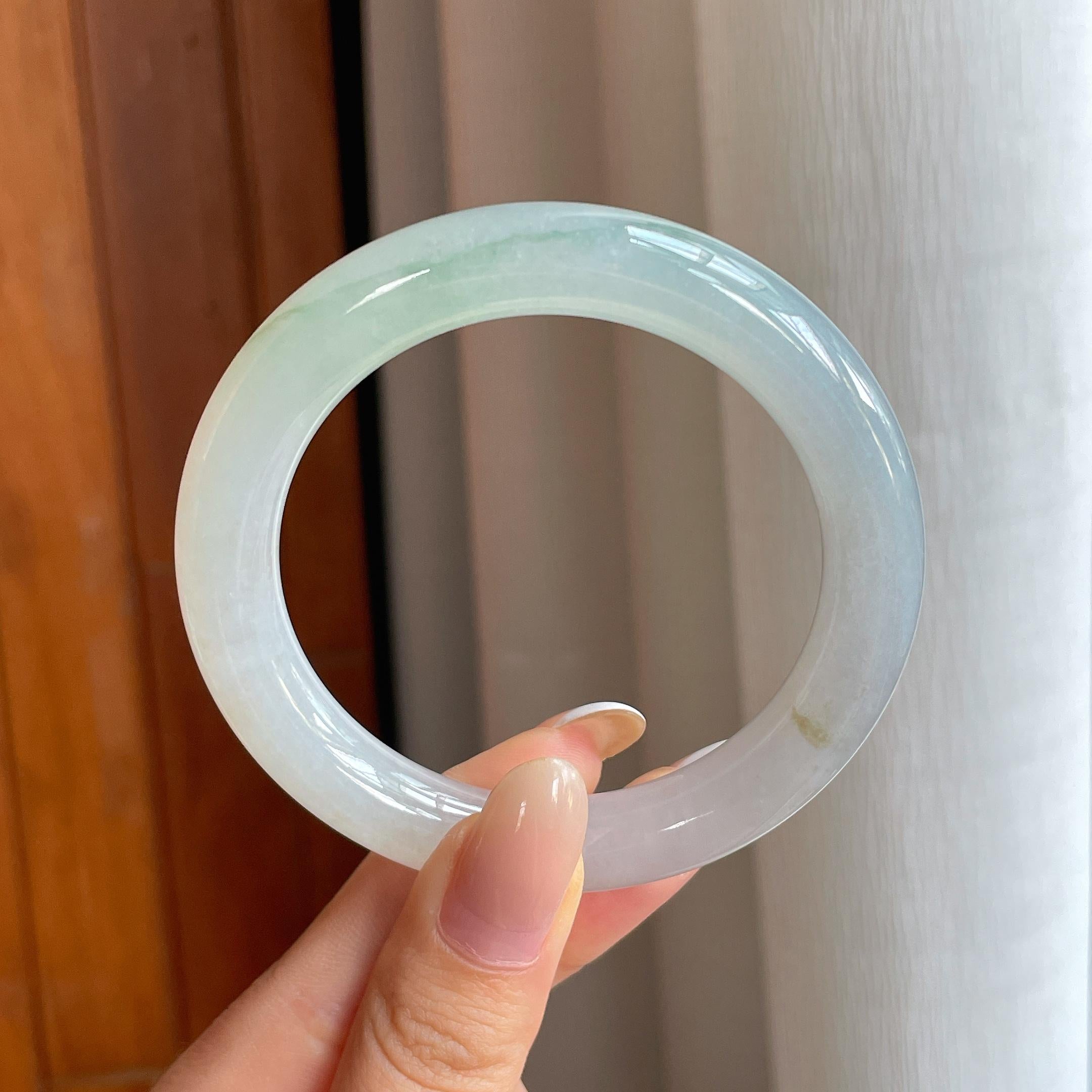 冰种淡底色翡翠圆条手镯（54.2mm)（yc412125）