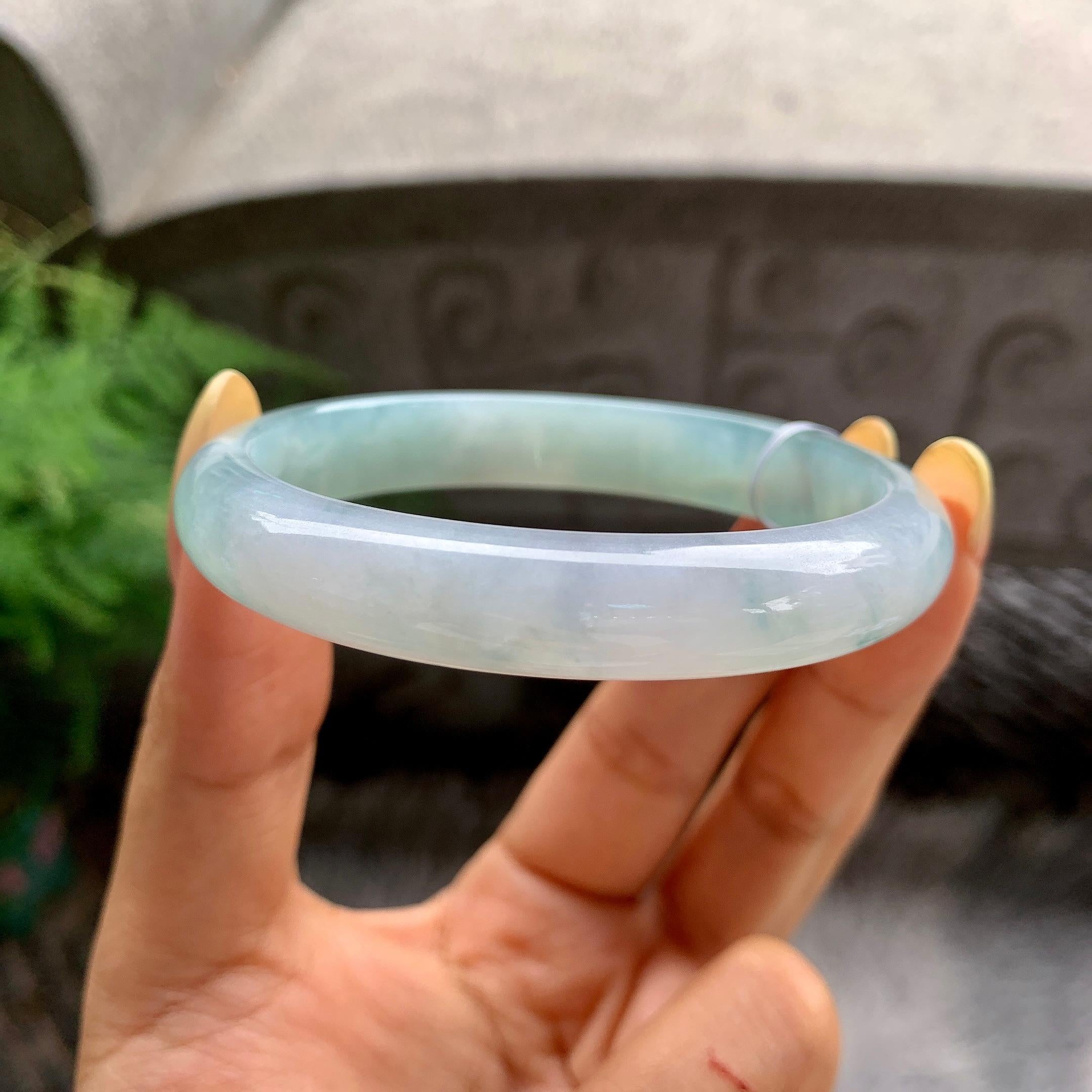 细糯种蓝水贵妃手镯55.5圈 天然缅甸A货翡翠（yc481905）