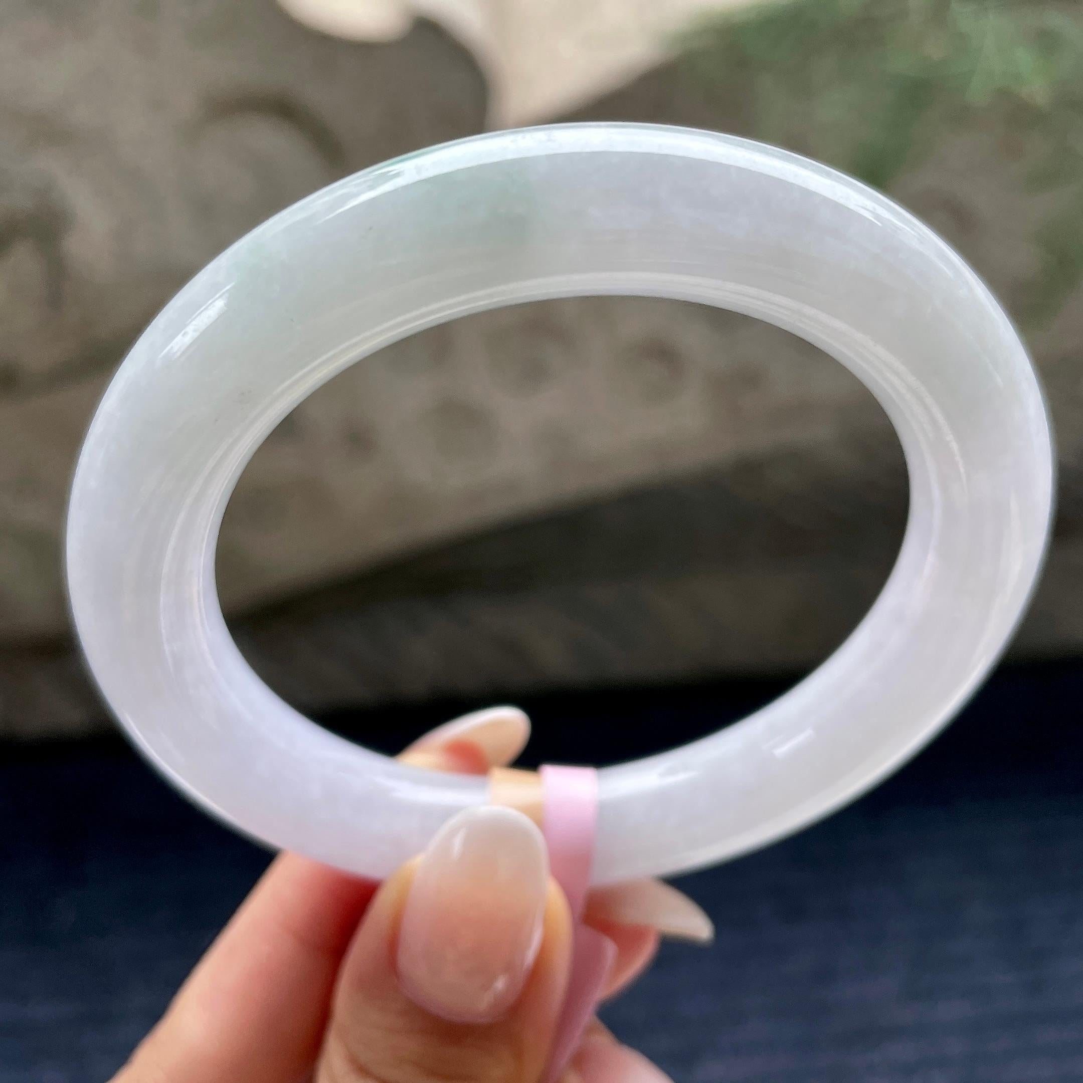 细糯种飘花圆条手镯56.8圈           天然缅甸A货翡翠（yc405541）