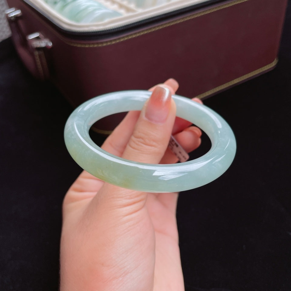 糯冰湖水蓝飘黄圆条翡翠手镯（55mm）（yc017383）