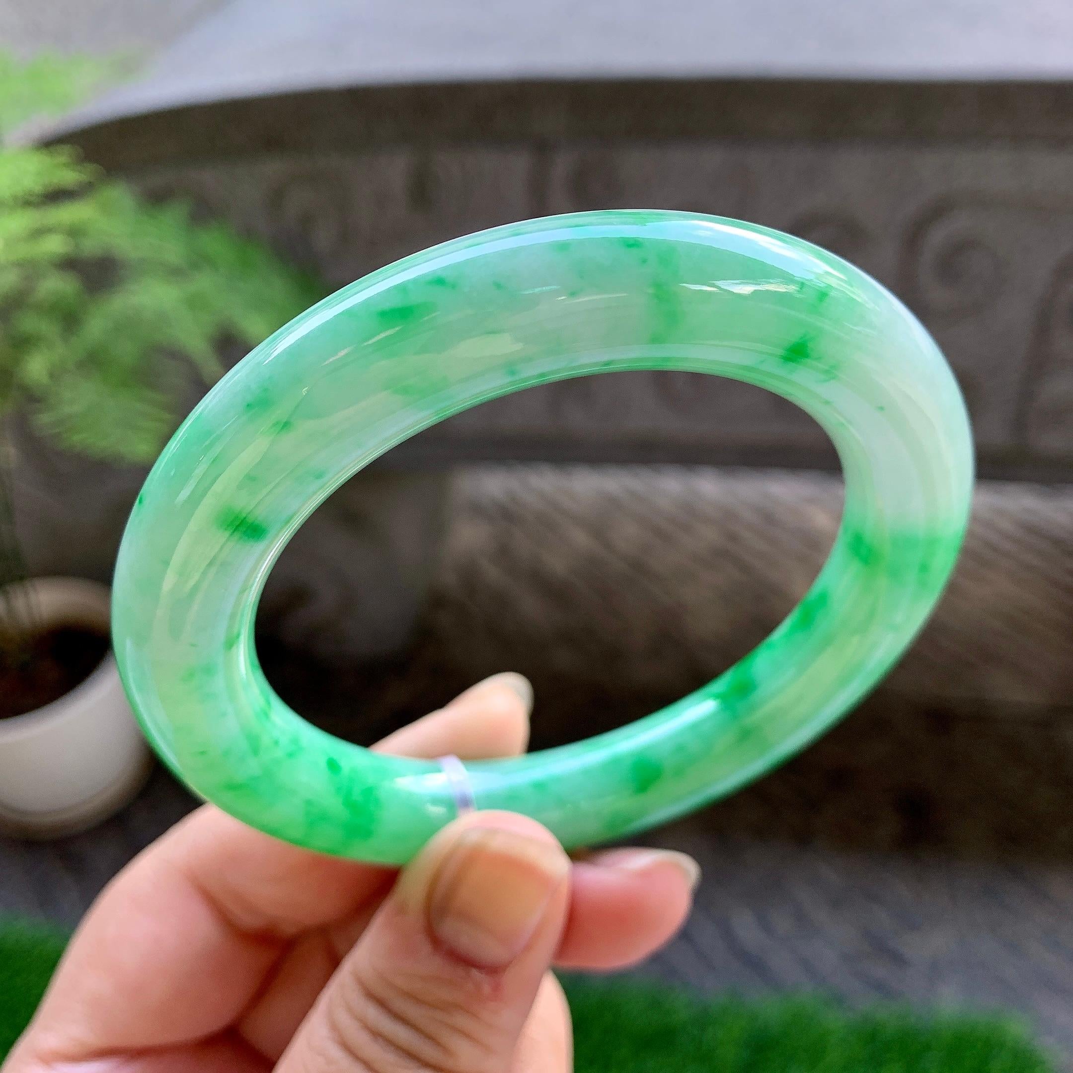 细糯种飘绿圆条手镯（58.3mm）（yc223252）