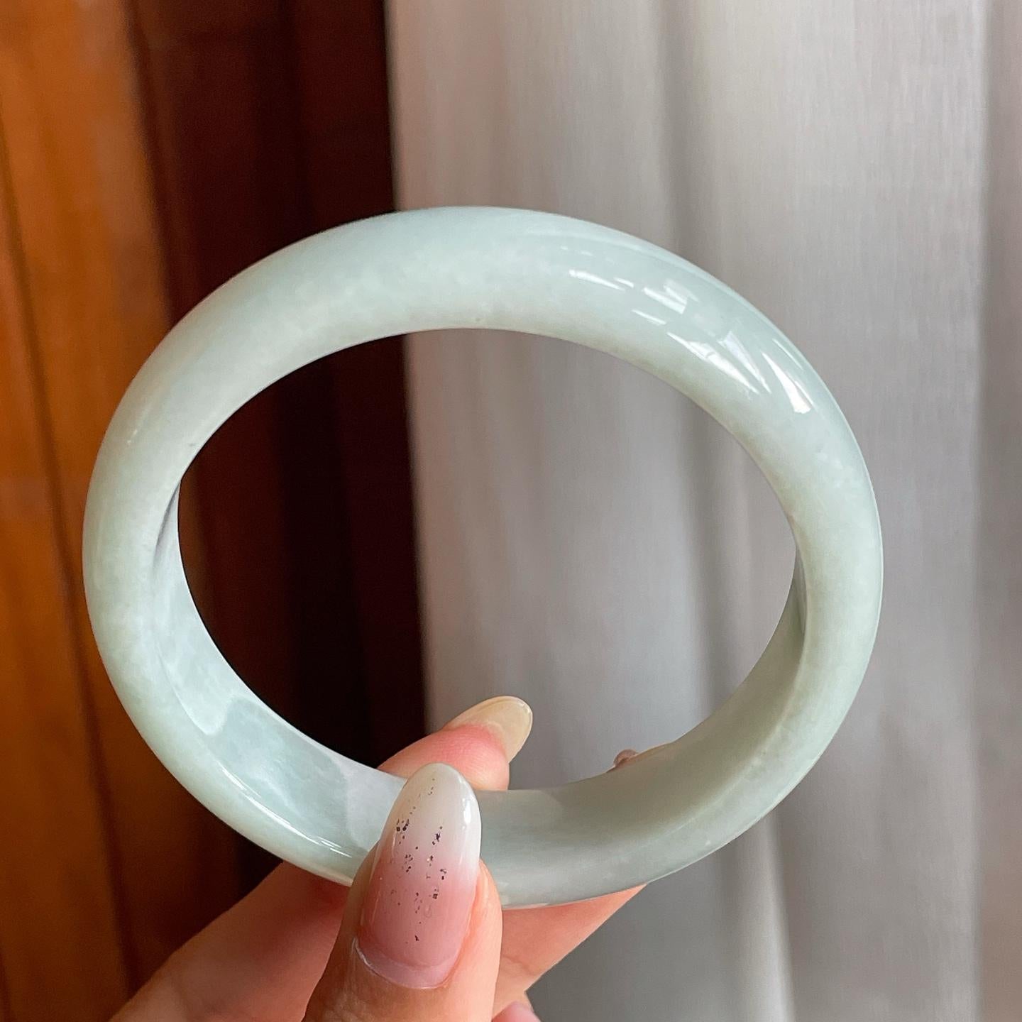 糯冰种淡底色翡翠平安镯（57.7mm）（yc217410）