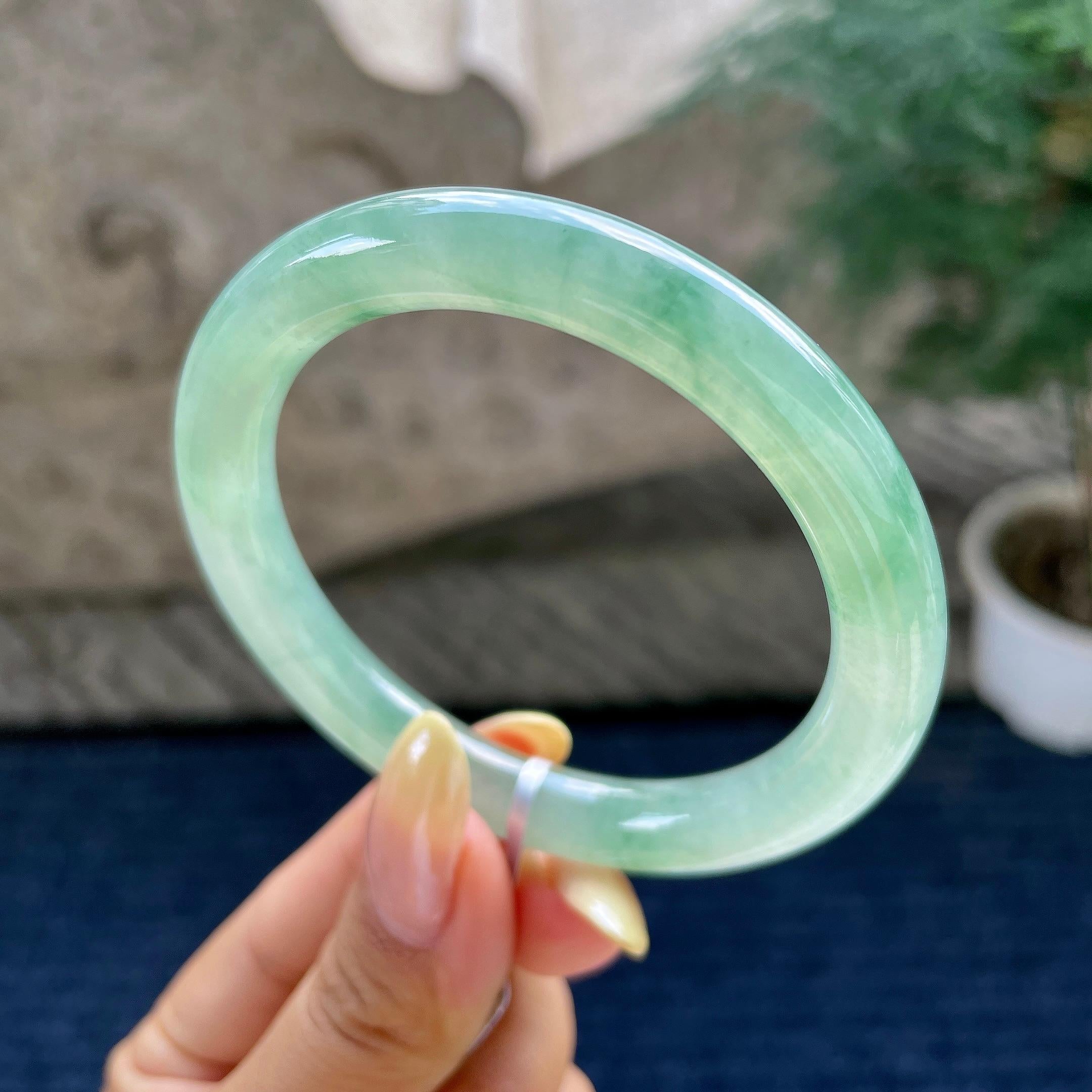 糯冰种晴底飘花圆条手镯53.9圈 天然缅甸A货翡翠（yc483945）