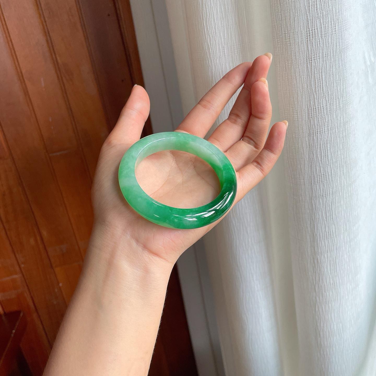 糯冰带辣色翡翠平安镯（54.6mm）（yc400220）
