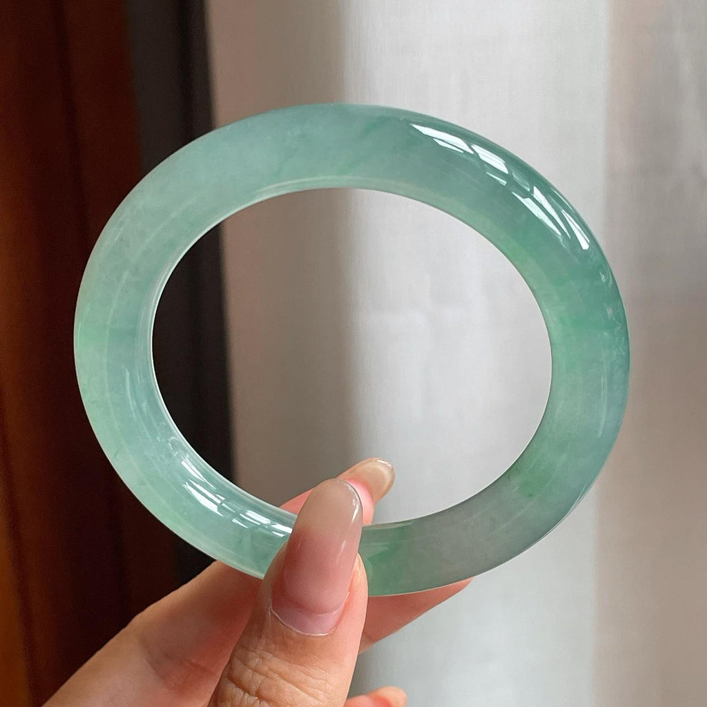 糯冰种晴底飘绿花翡翠圆条手镯（55mm）（yc200654）