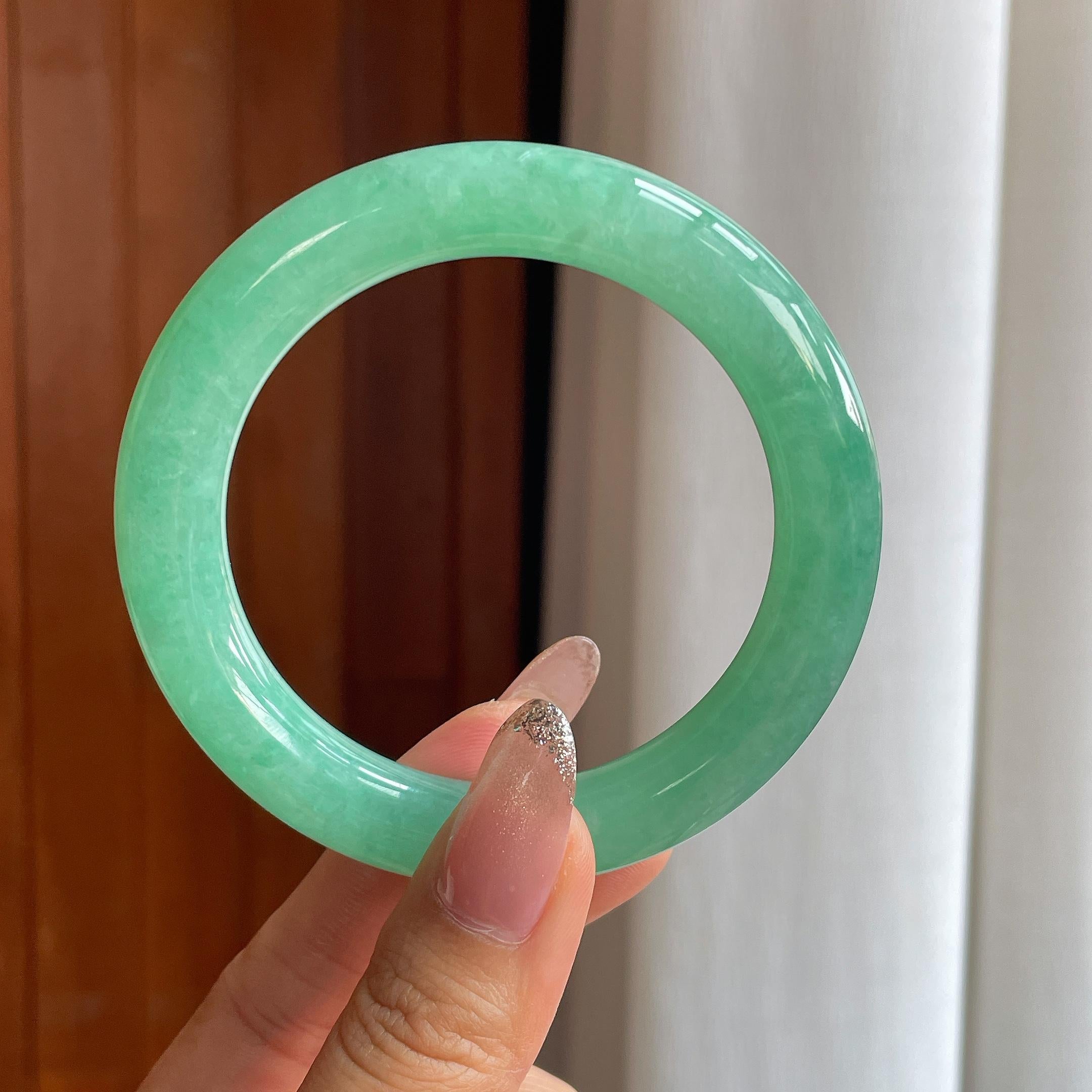冰种果绿翡翠圆条手镯（56.6mm）（yc354242）