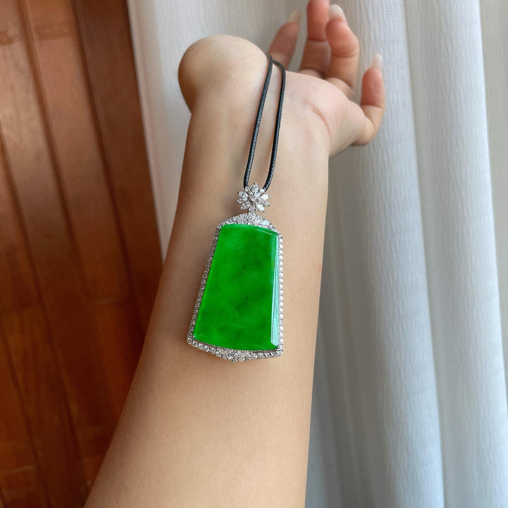 18k真金真钻镶糯冰满绿翡翠无事牌（yc266572）