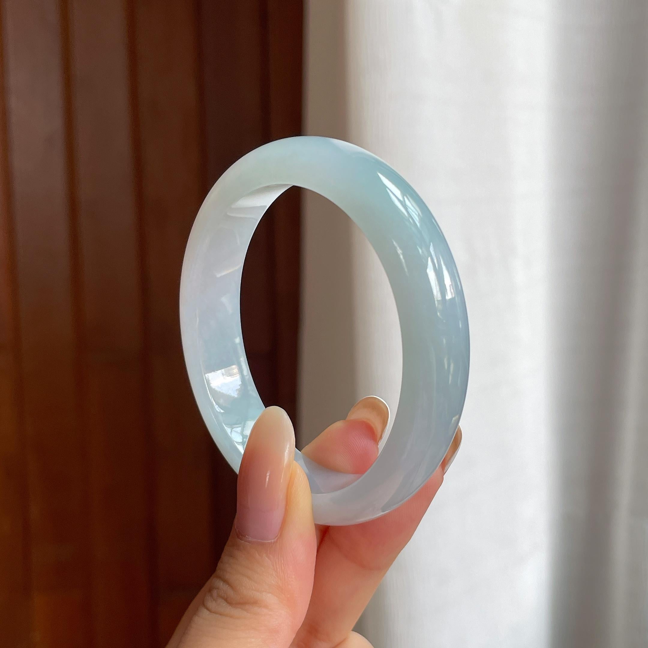 糯冰蓝晴翡翠贵妃镯（53.7mm)（yc424281）