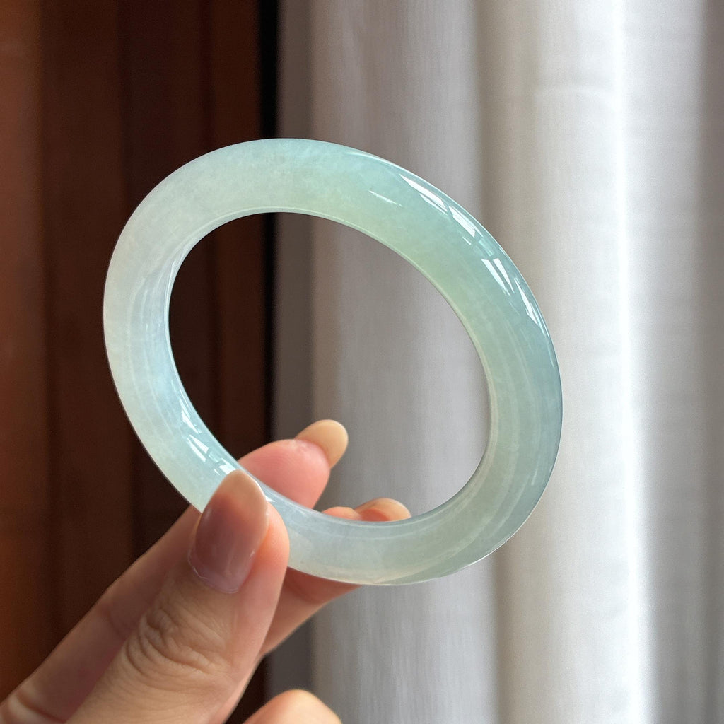 冰种淡底色翡翠圆条手镯（54mm）（yc420178）