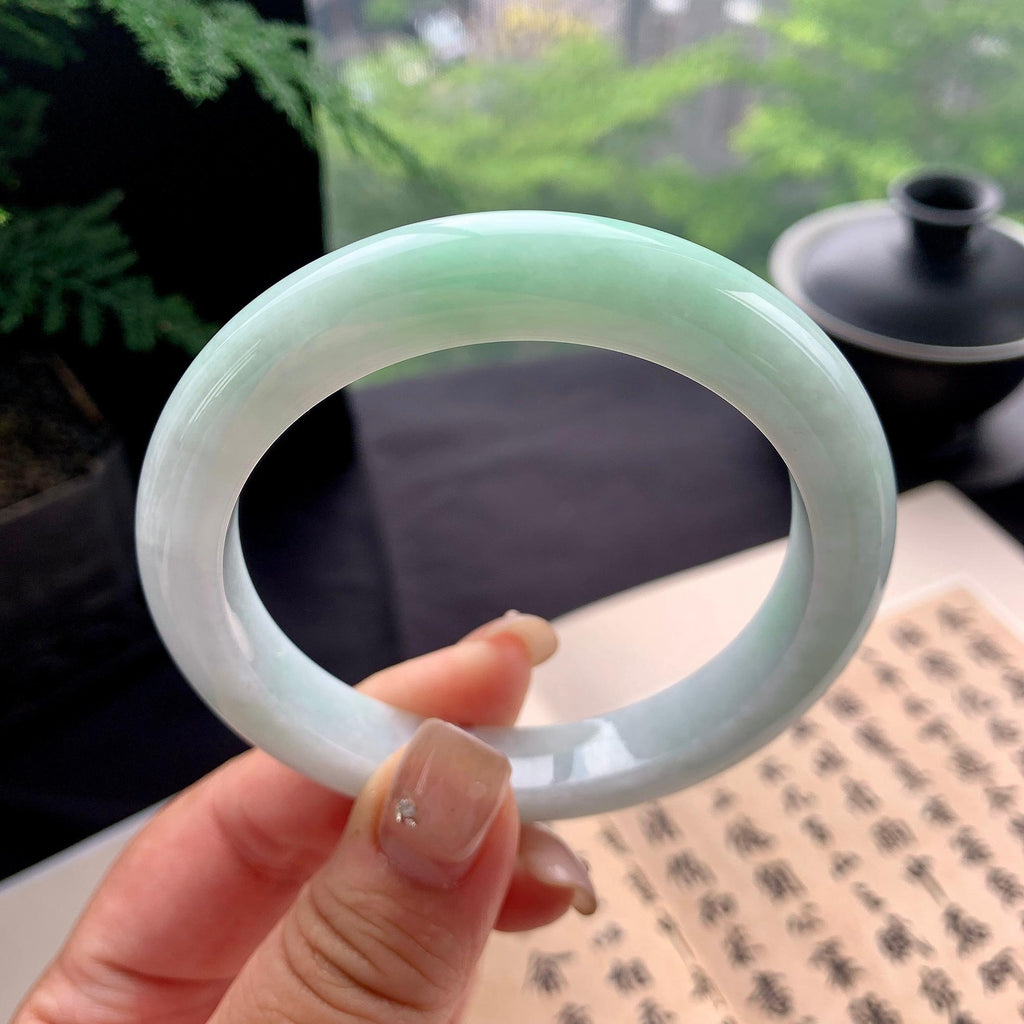 大圈口 细糯种淡晴底飘绿正圈平安镯 58.8圈口 天然缅甸A货翡翠（yc473058）