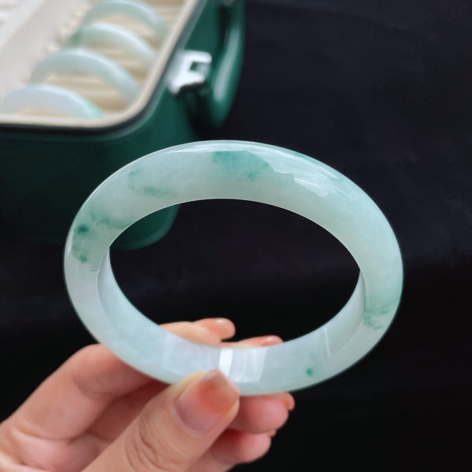 糯冰飘花翡翠手镯（61.2mm）（yc016141）