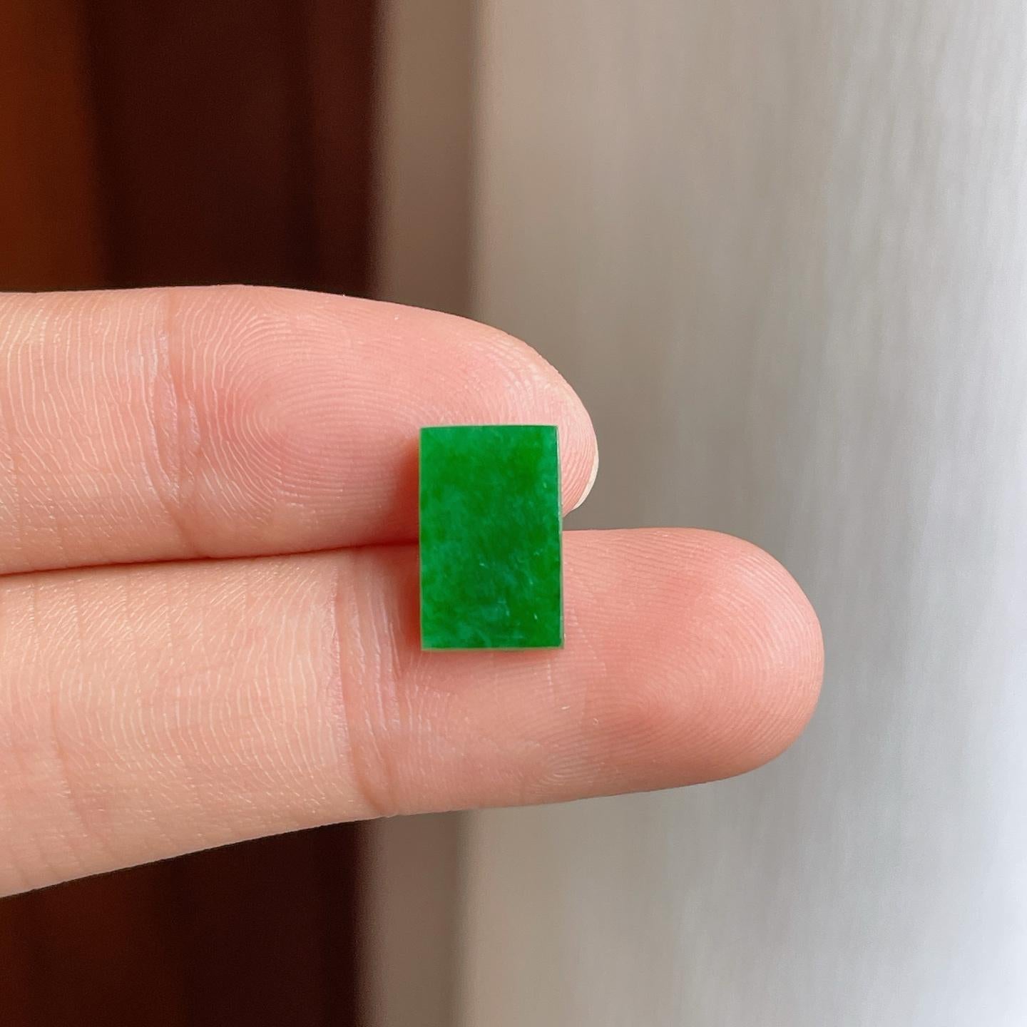 裸石糯冰满绿翡翠马鞍（yc249146）