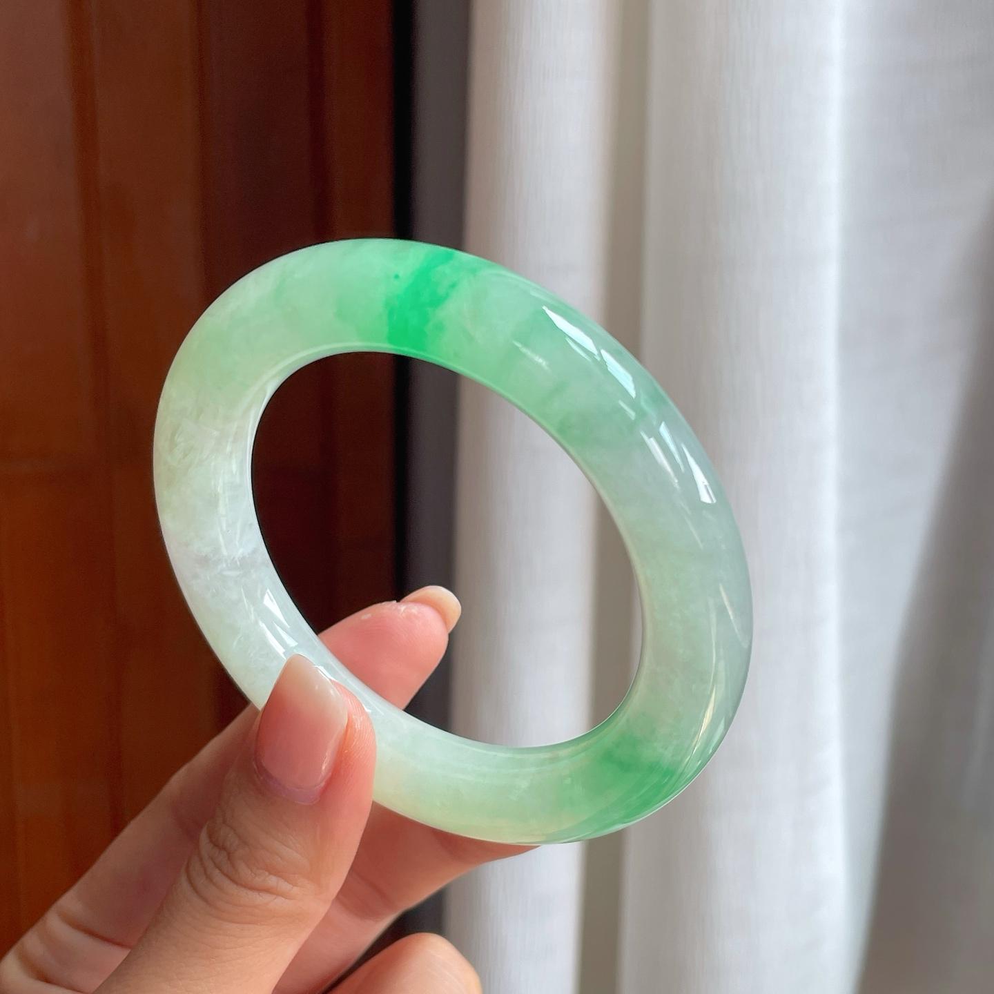 糯冰带色圆条翡翠手镯（56.3mm）（yc414703）