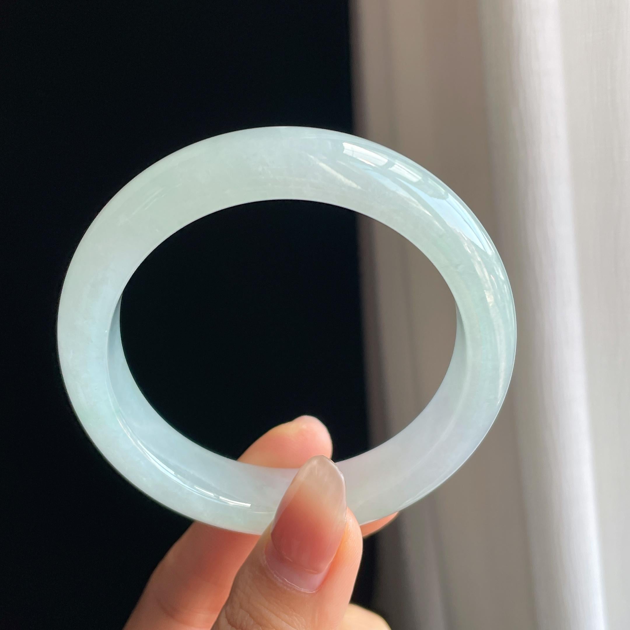 冰种淡春底翡翠平安镯（56mm）（yc326830）
