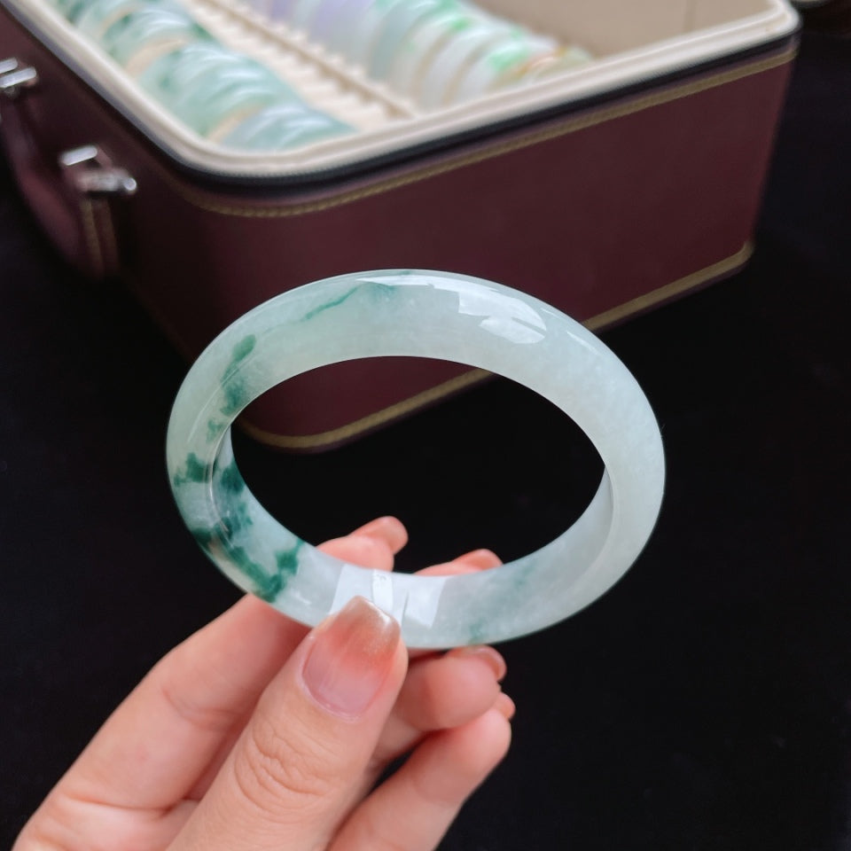 糯冰飘花正圈翡翠手镯（56mm）（yc017390）
