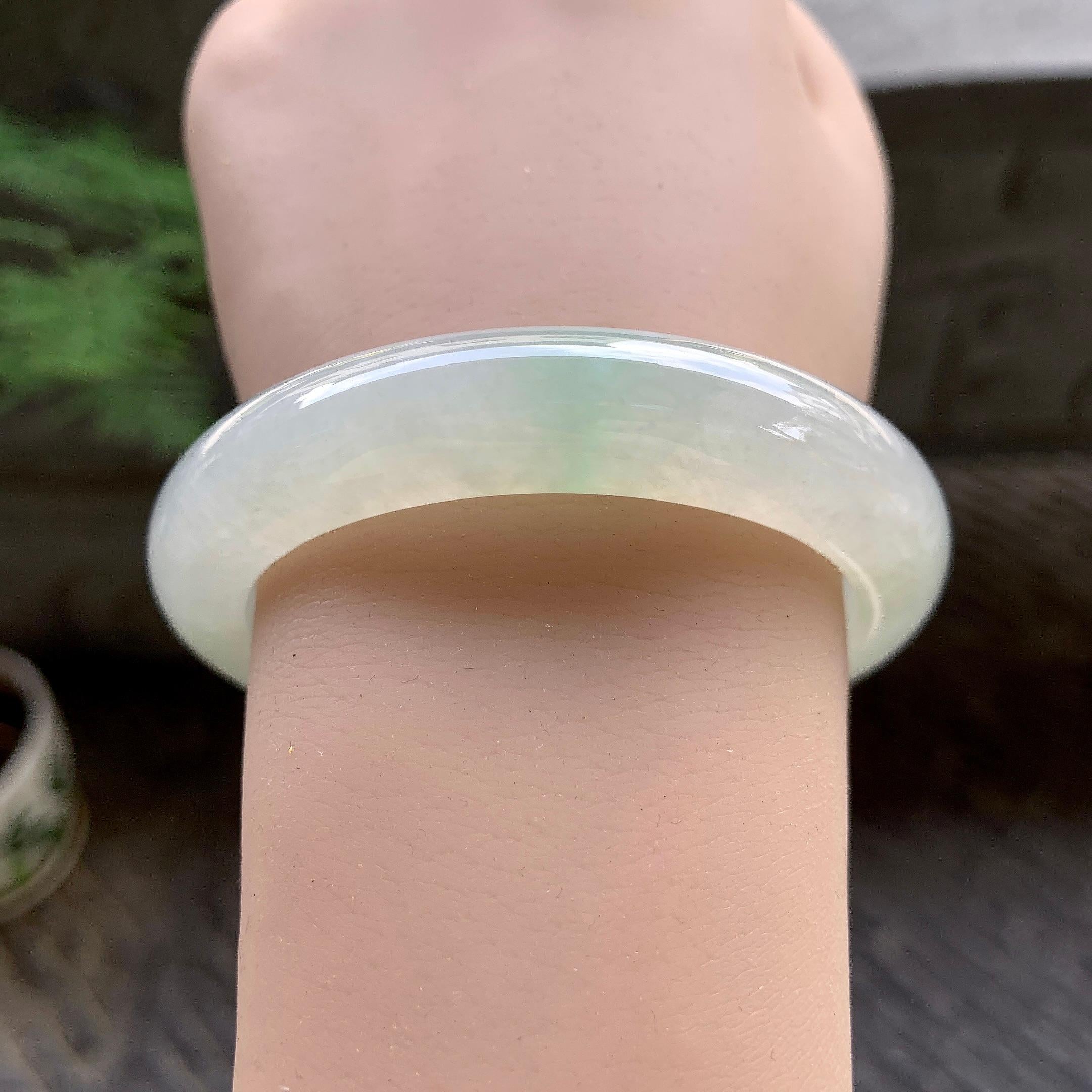 糯冰种飘绿平安镯（55.4mm）（yc195343）