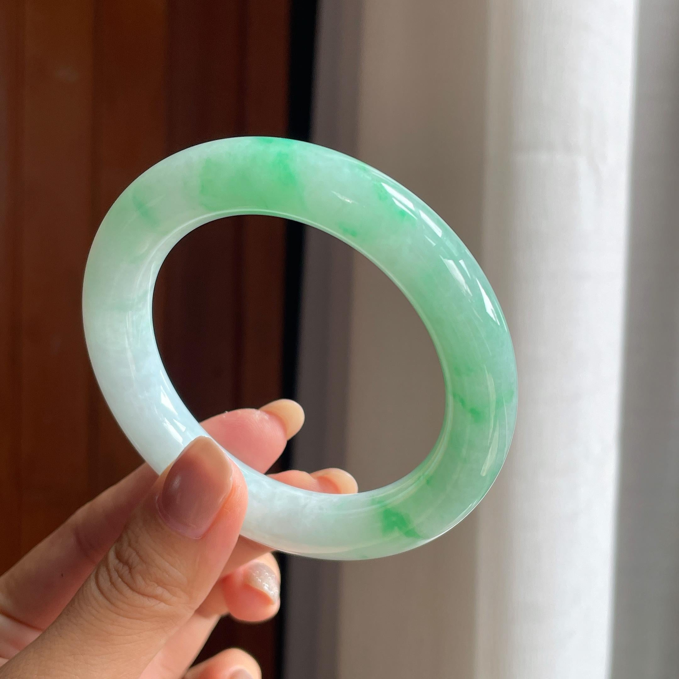 糯冰带色圆条翡翠手镯(56mm)（yc419749）
