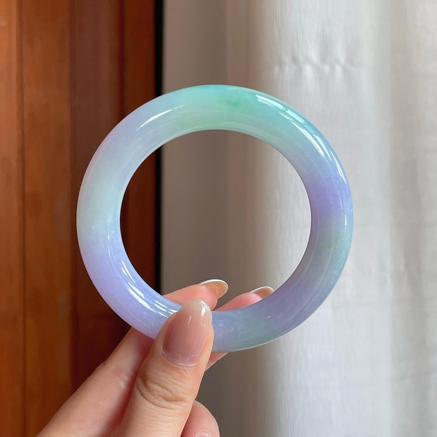 糯冰春带彩翡翠圆条手镯（57.2mm)（yc376694）